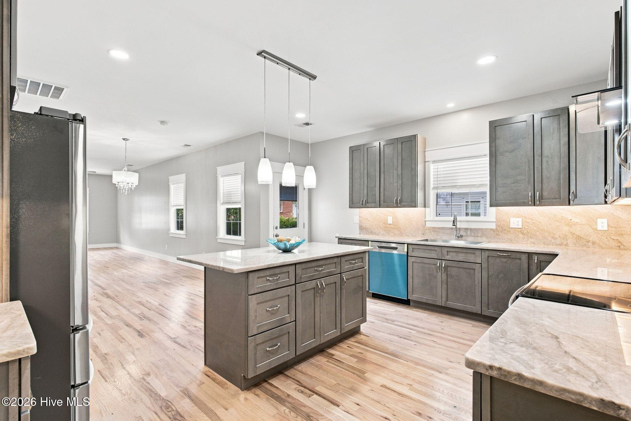 Single Family Residence at 512 Queen Street, Wilmington, NC 28401, photo 36 of 95