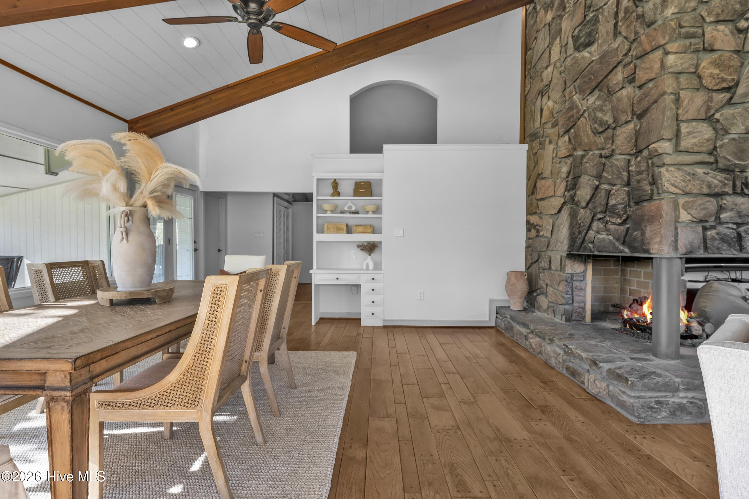 Built in desk area - 401 S Lake Drive, Thomson, GA 30824