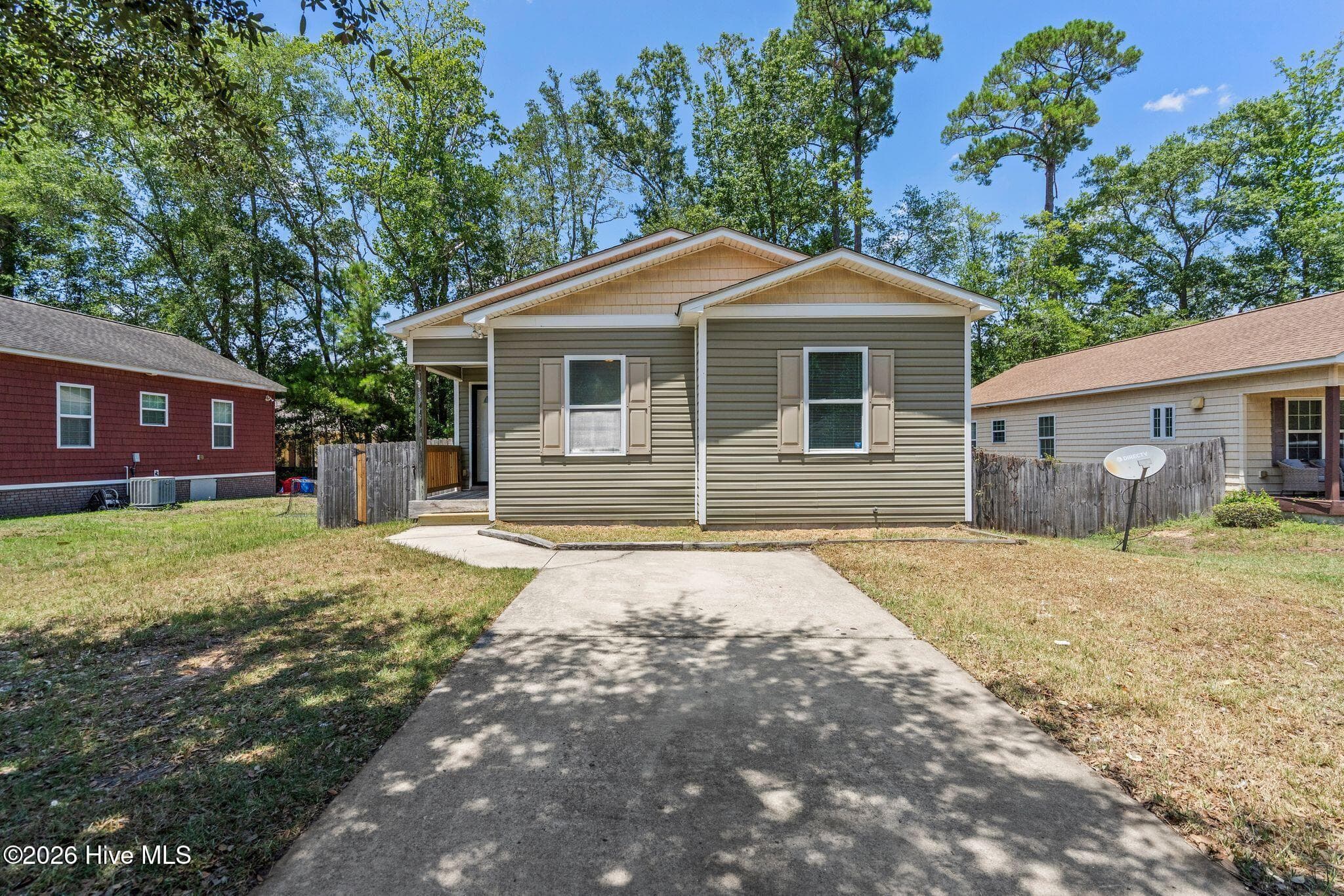Single Family Residence at 3913 Prices Lane, Wilmington, NC 28405, photo 4 of 56