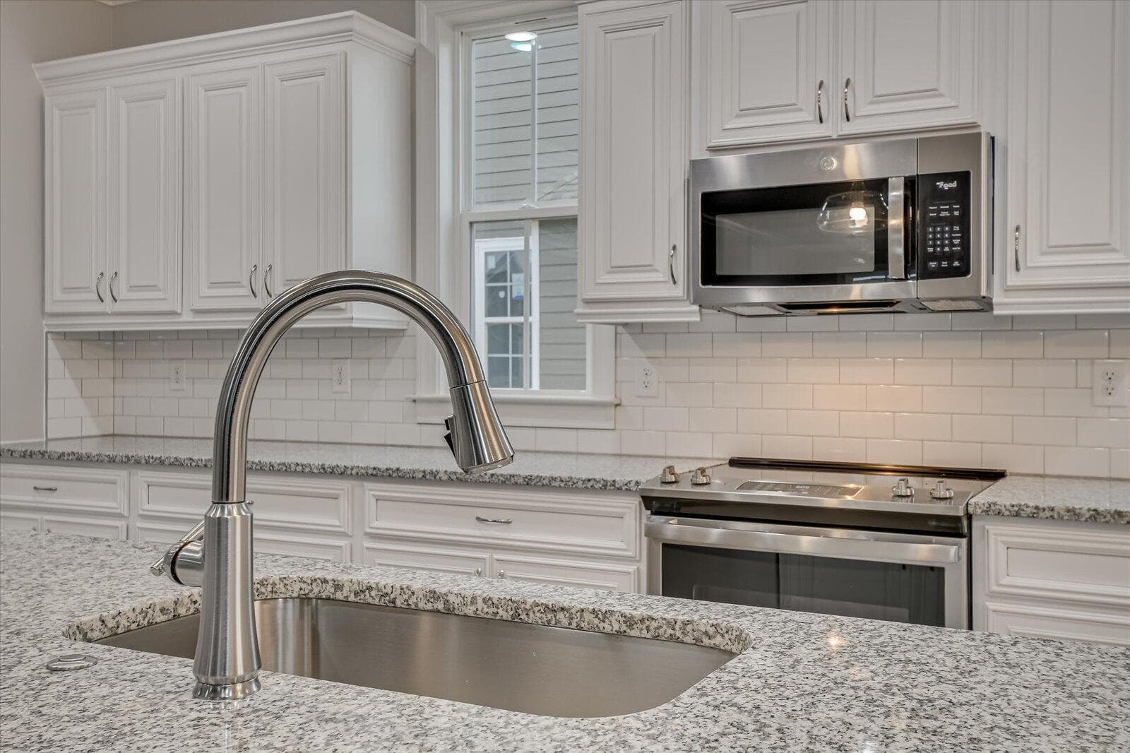 Single Family Residence at 923 Walker Point Drive, Grovetown, GA 30813, photo 2 of 5