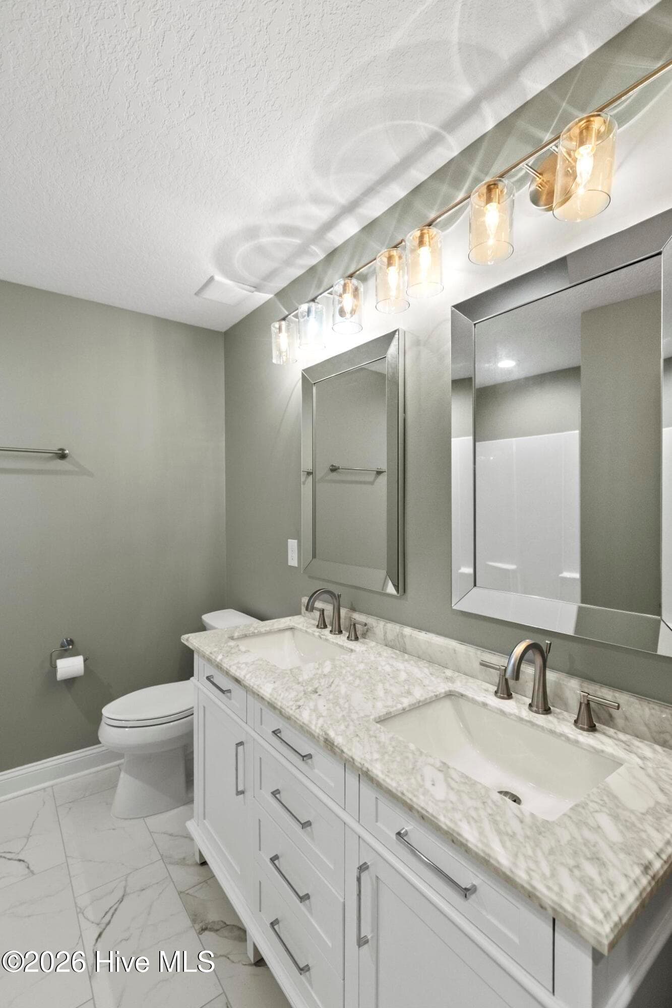 Single Family Residence at 401 King Richard Court, Jacksonville, NC 28546, photo 37 of 46
