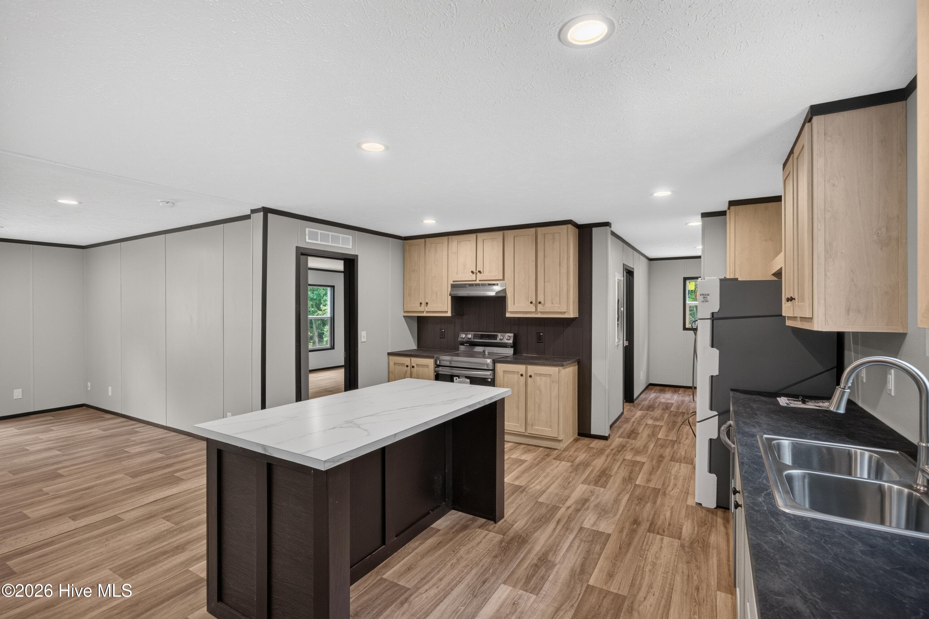 Manufactured Home at 372 Mallard Roost Drive, Burgaw, NC 28425, photo 16 of 44