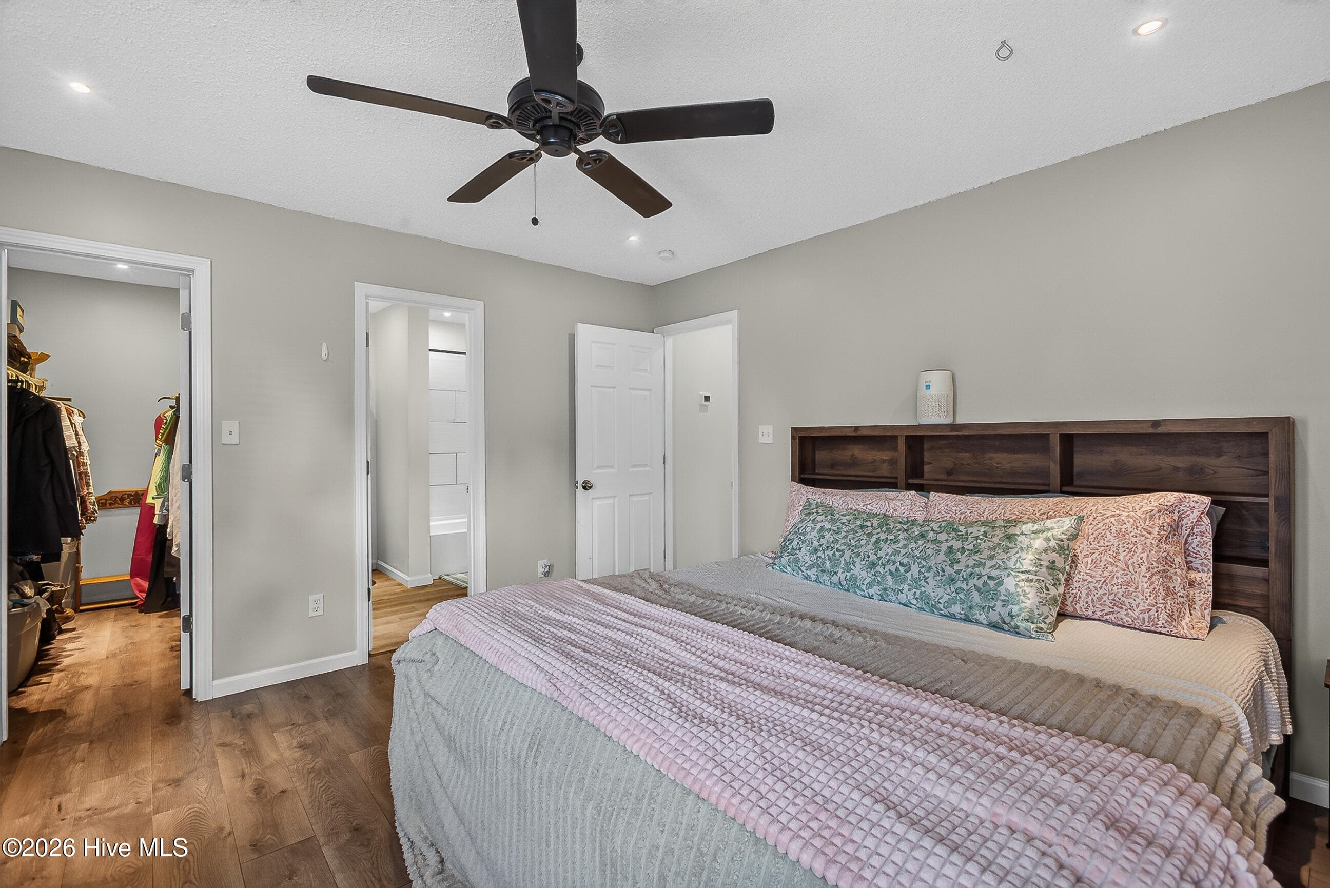Single Family Residence at 484 Sand Ridge Road, Hubert, NC 28539, photo 14 of 37