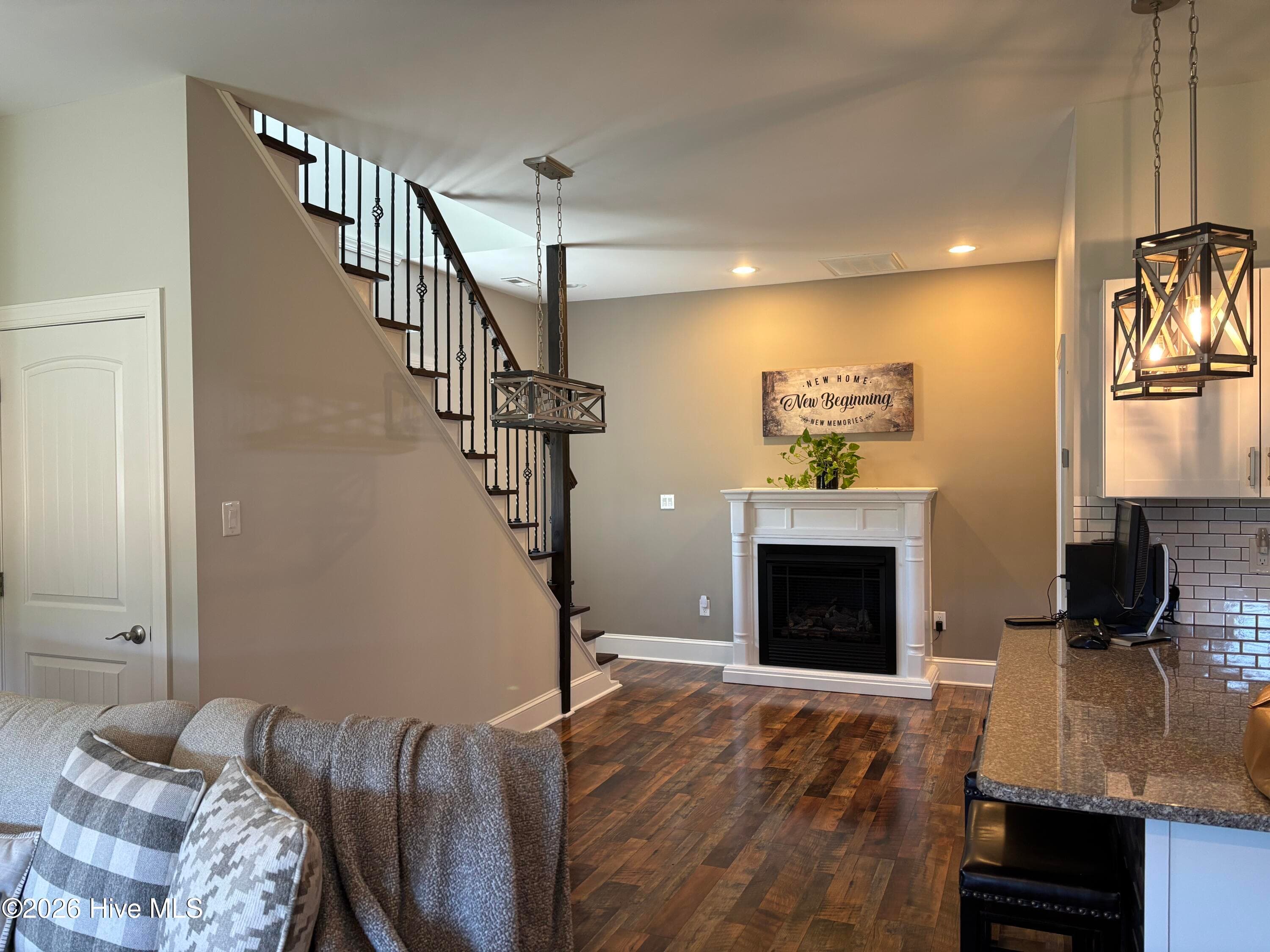 Attractive attached home - 593 La Wane Lane, Trenton, NC 28585
