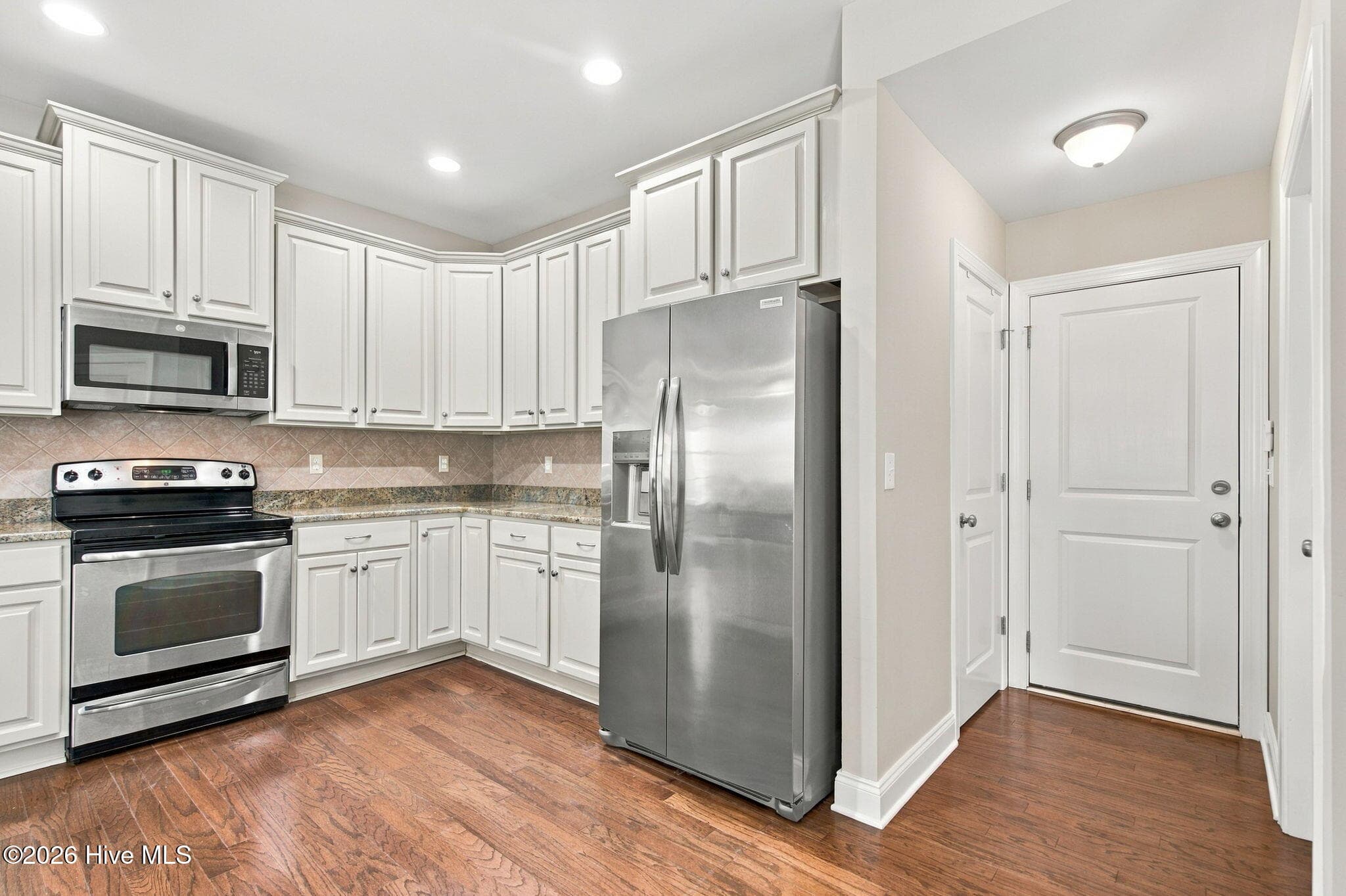 Single Family Residence at 1014 Ginger Lily Way, Leland, NC 28451, photo 16 of 57
