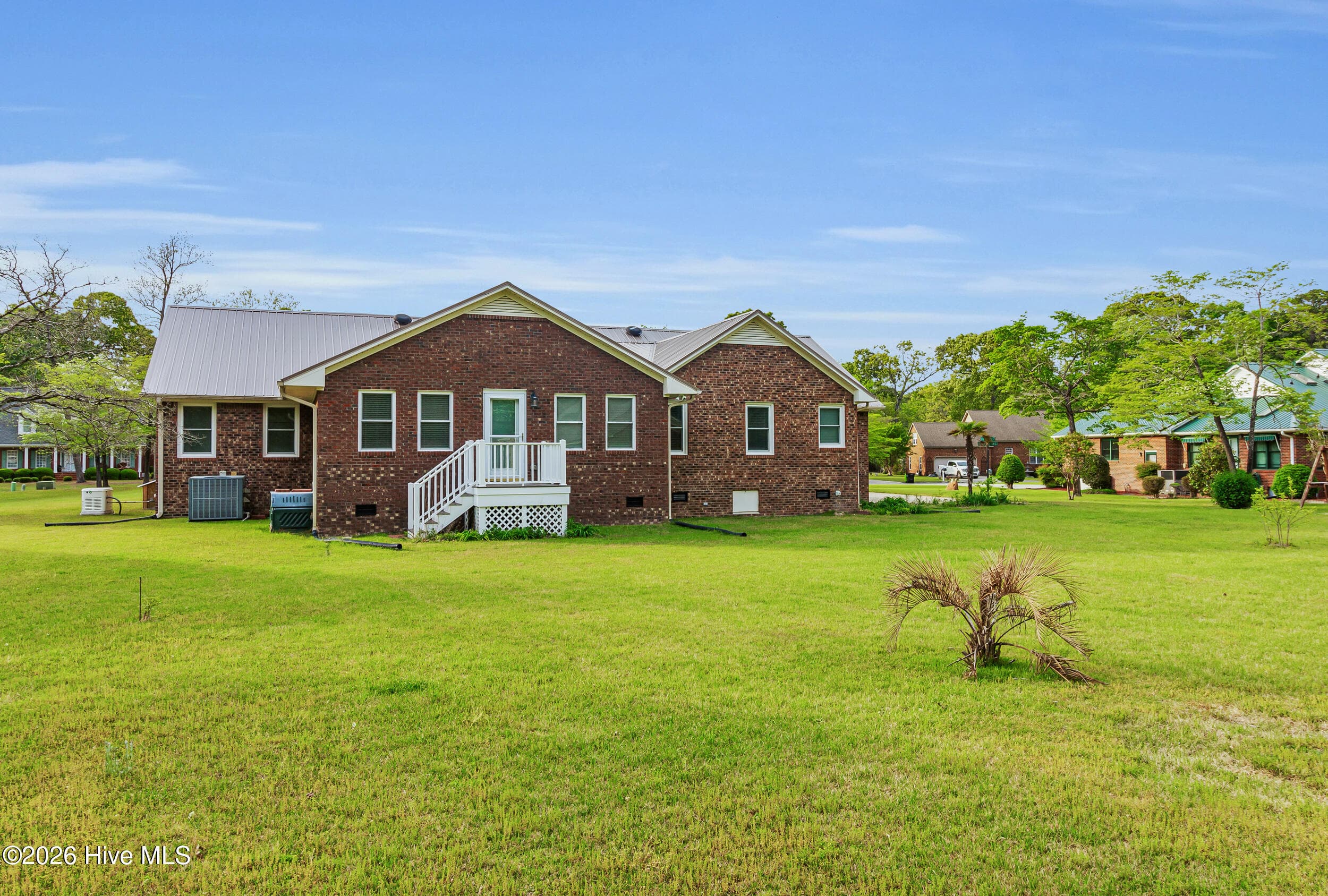 Single Family Residence at 2514 Hickory Street, New Bern, NC 28562, photo 32 of 33