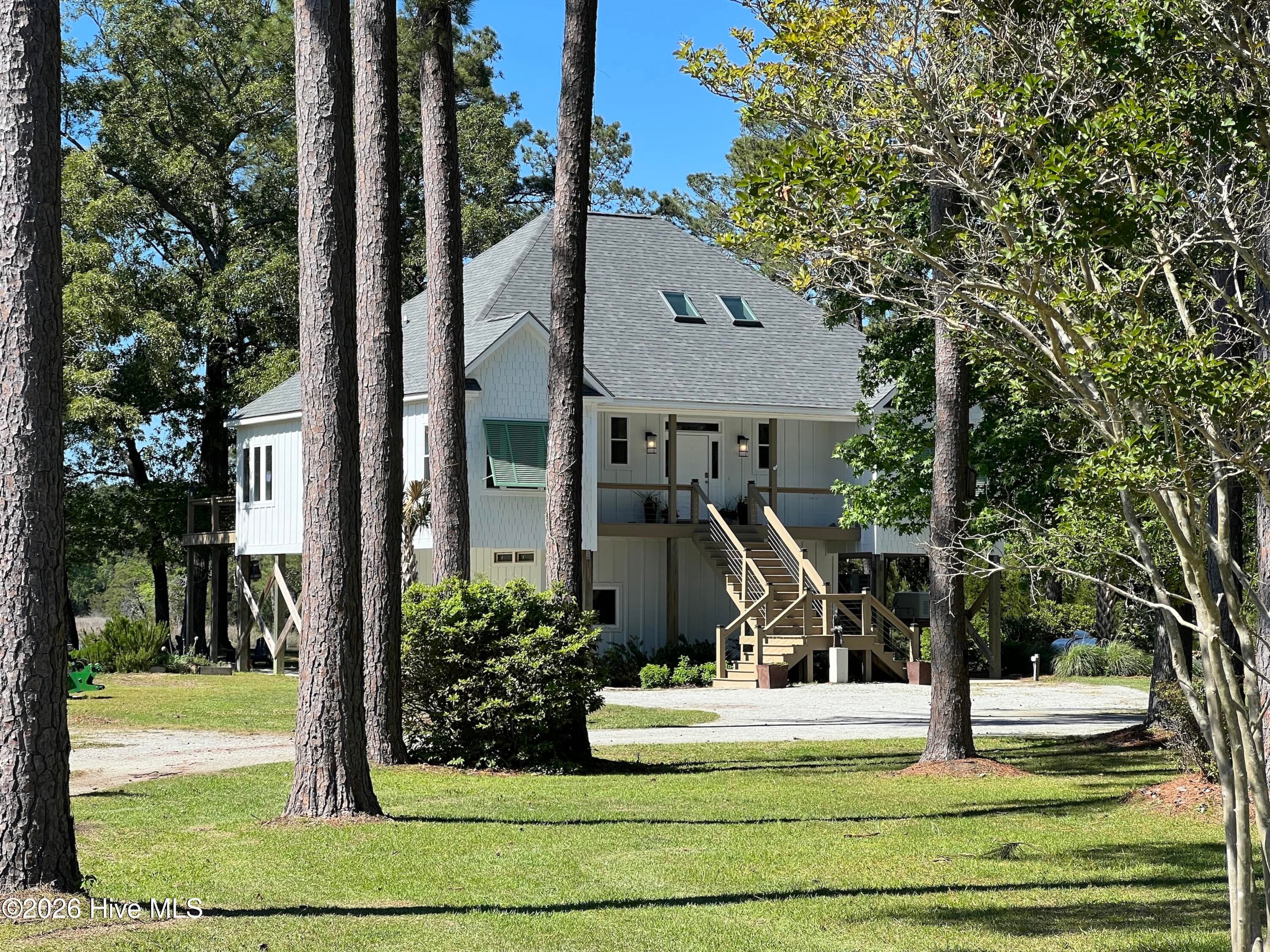 Single Family Residence at 1002 Howells Road, Grantsboro, NC 28529, photo 3 of 87