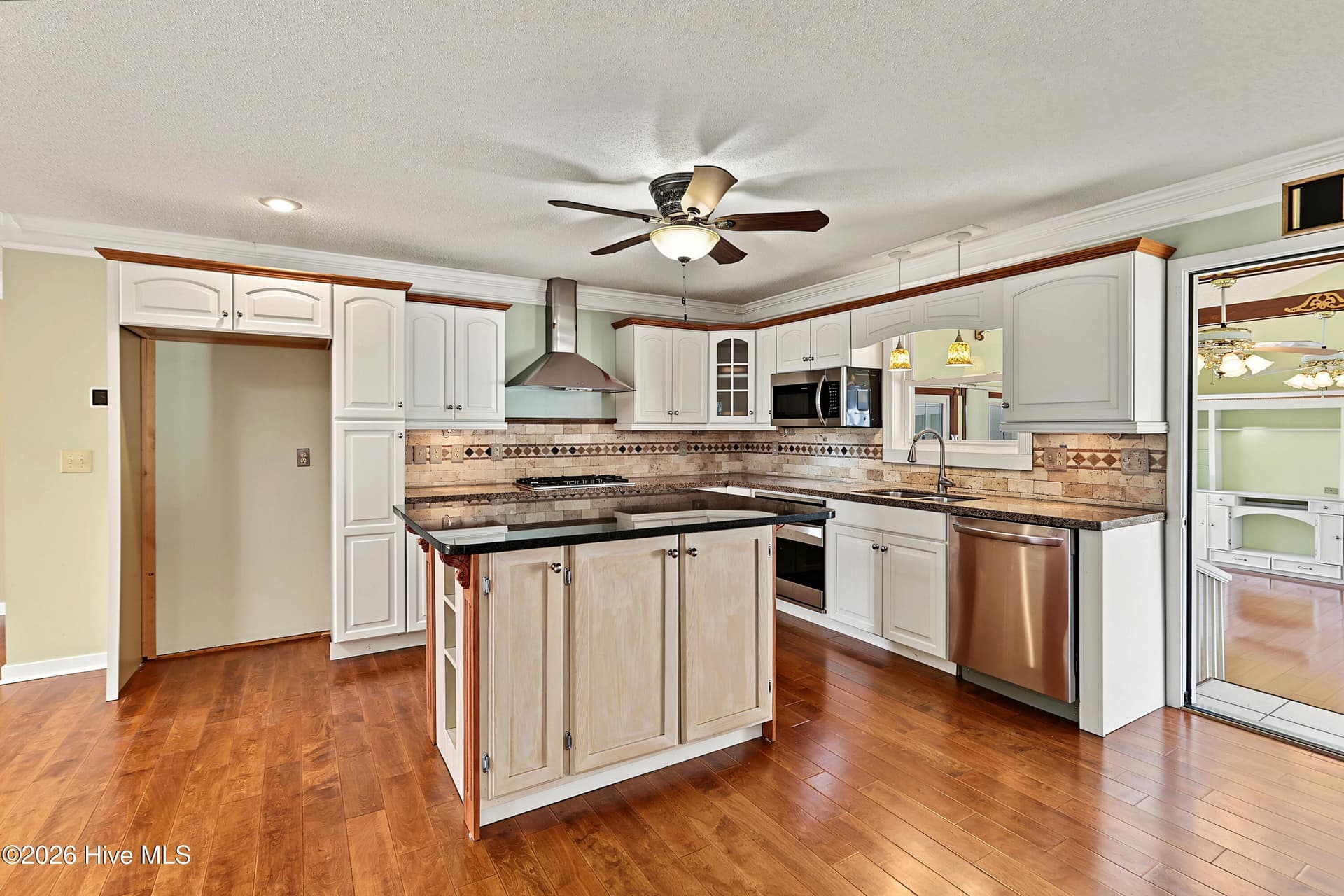 Single Family Residence at 1299 N Shore Drive, Boiling Spring Lakes, NC 28461, photo 13 of 63