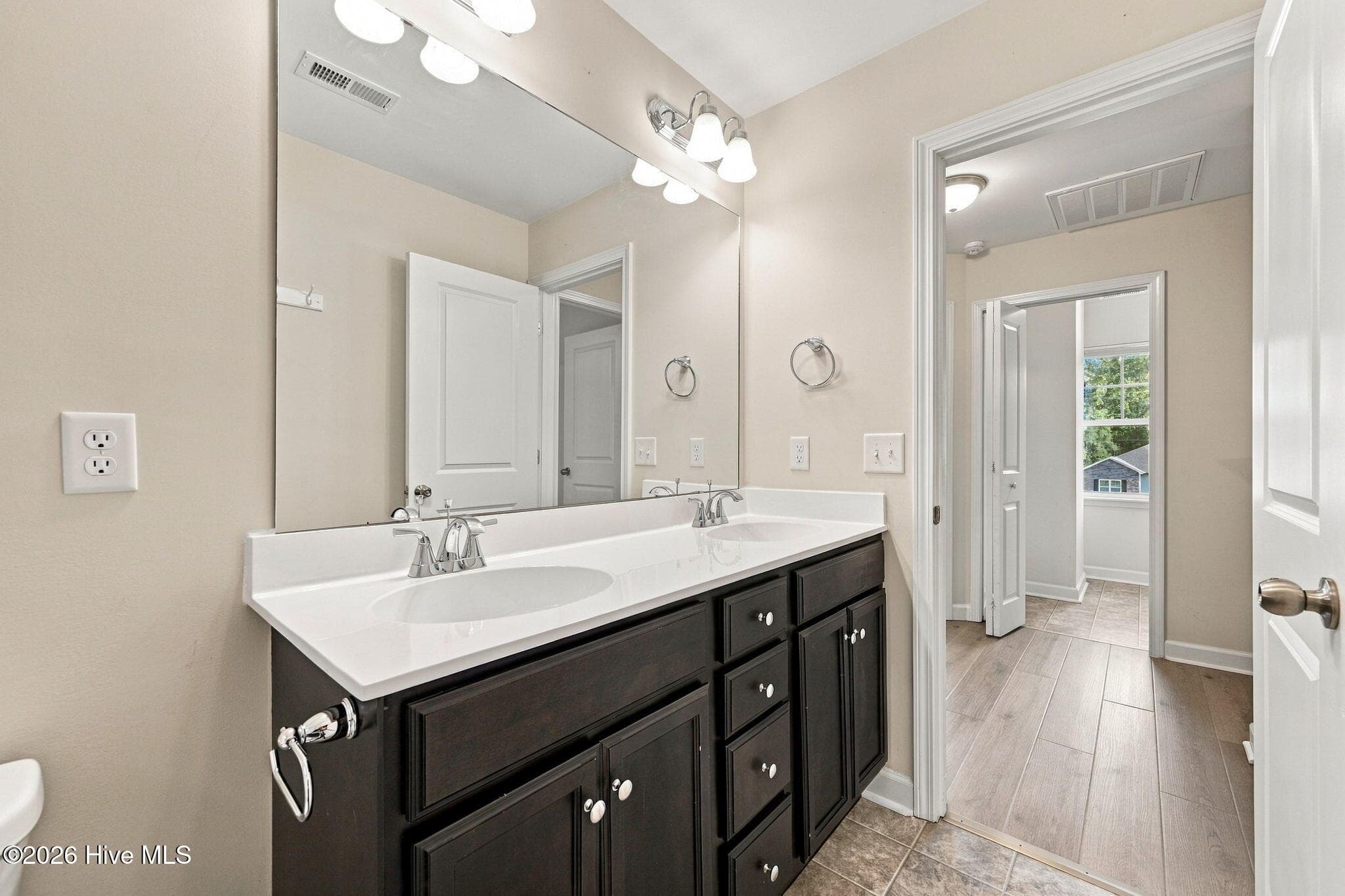 Single Family Residence at 337 James Hedrick Court, Jacksonville, NC 28540, photo 24 of 61