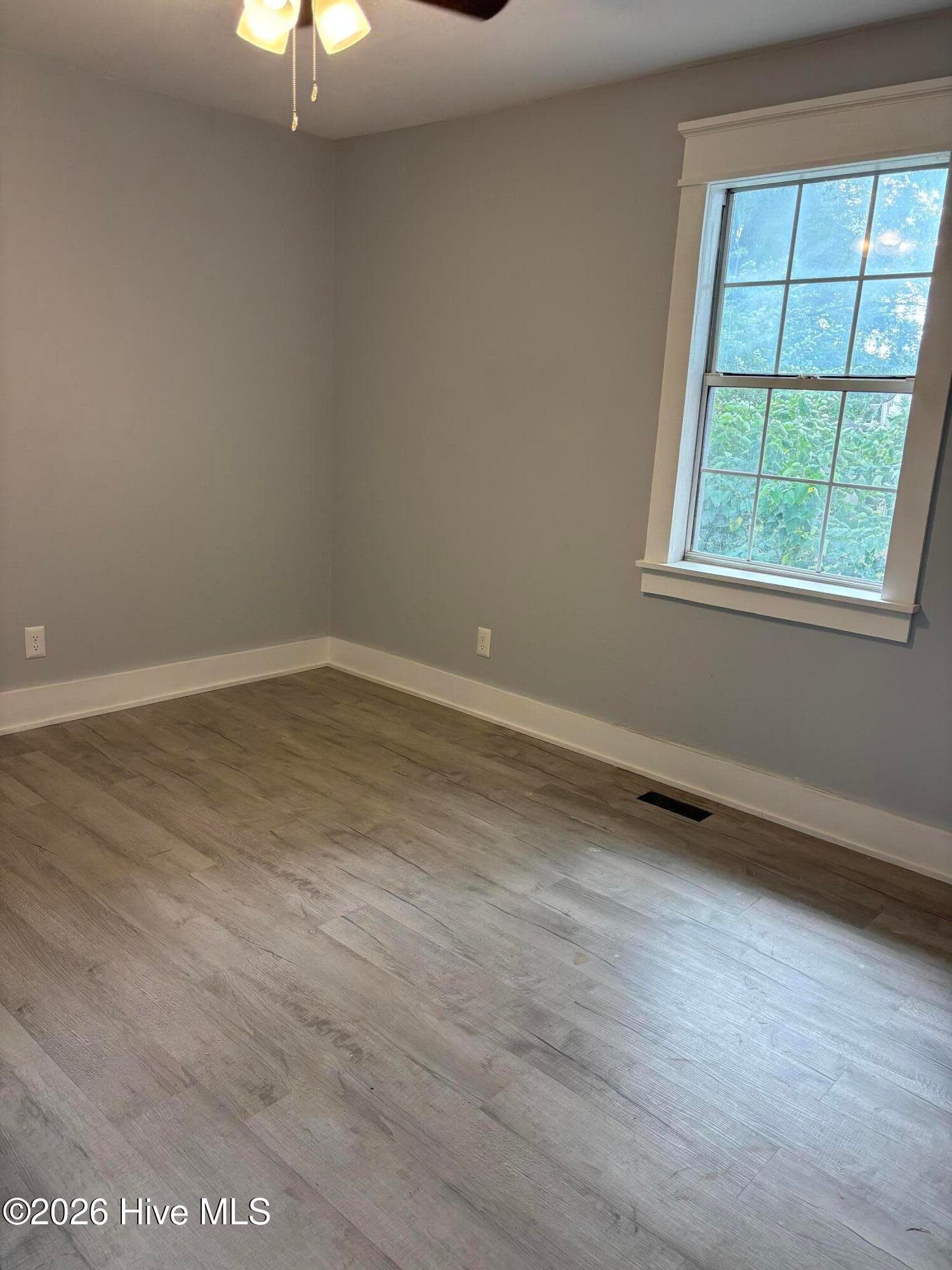 Single Family Residence at 263 W 5th Street, Washington, NC 27889, Washington, photo 3 of 3