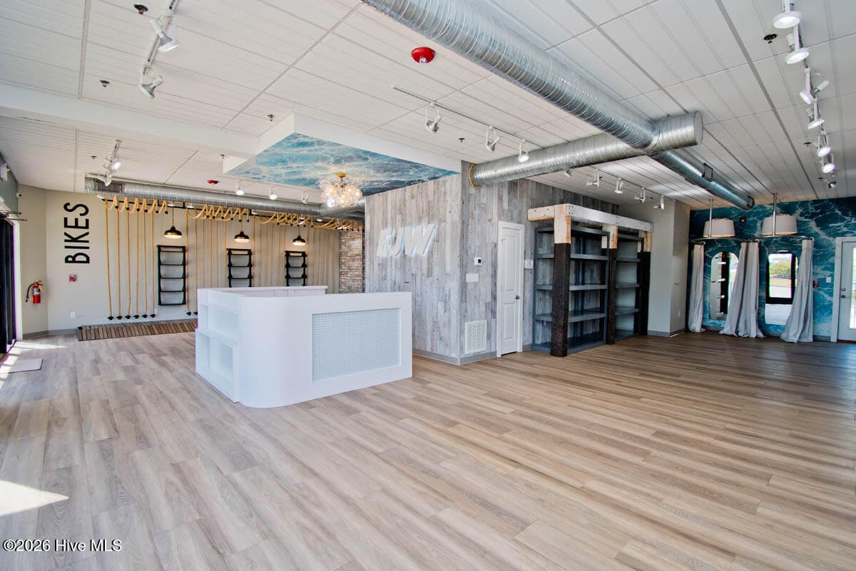 Commercial opportunity awaits. - 9004 Louise Avenue A1 & B1, Emerald Isle, NC 28594