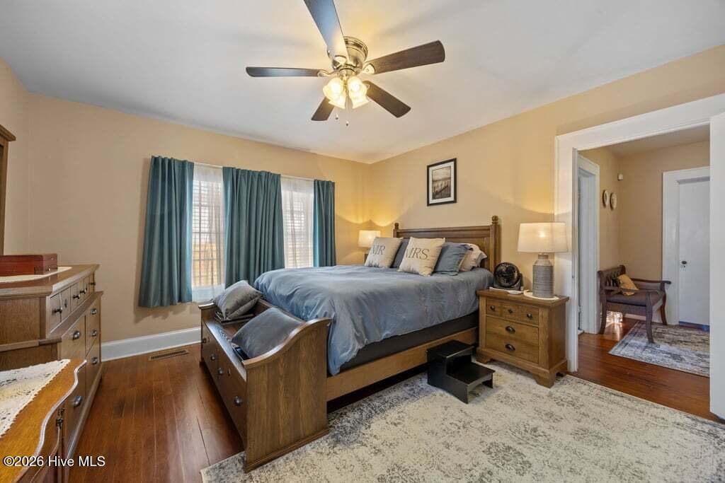 MASTER BEDROOM VIEW LOOKING TOWARDS FOYER AREA - 1307 N Respess Street, Washington, NC 27889