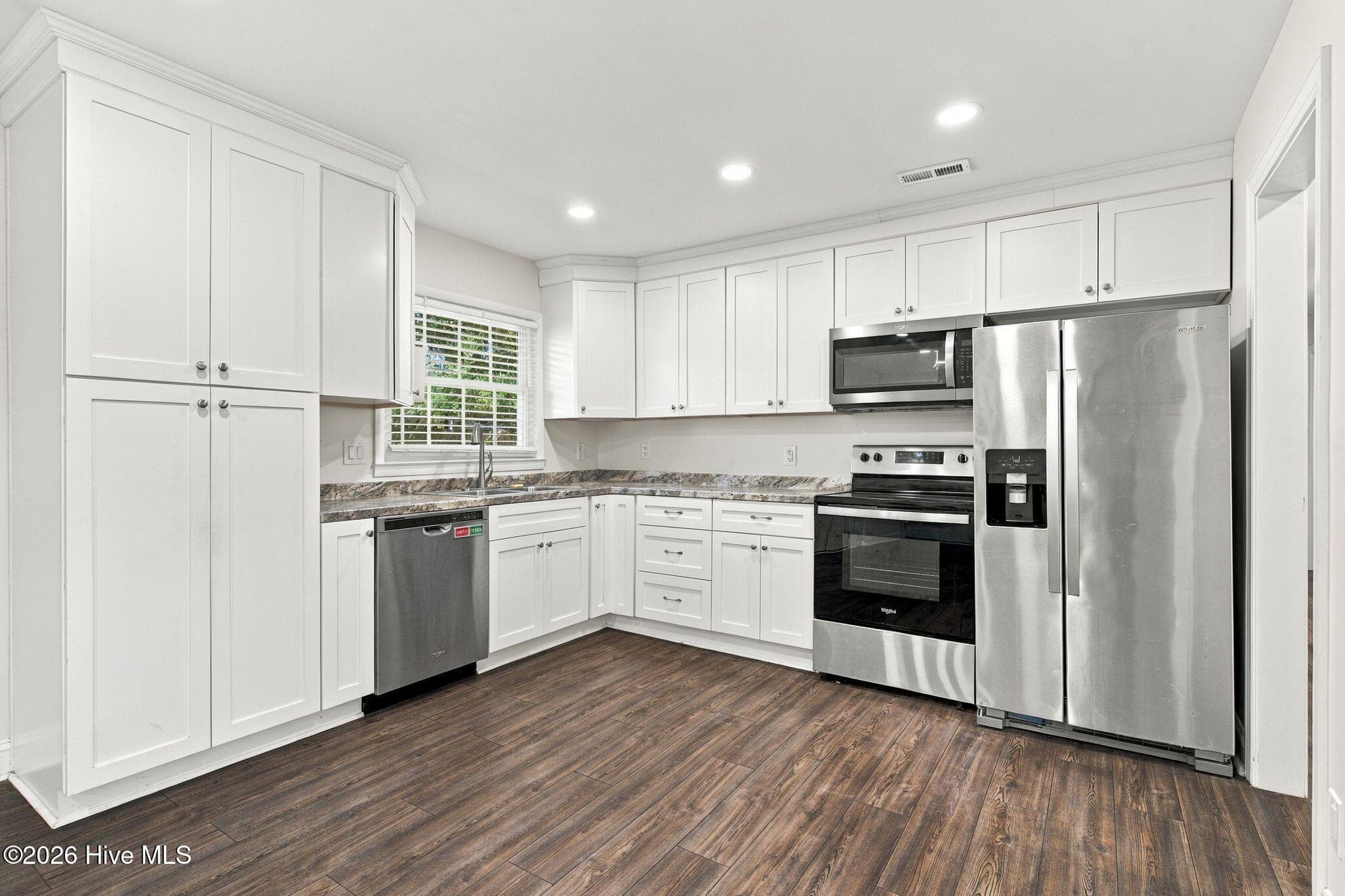 Single Family Residence at 5133 Clear Run Drive, Wilmington, NC 28403, photo 11 of 40