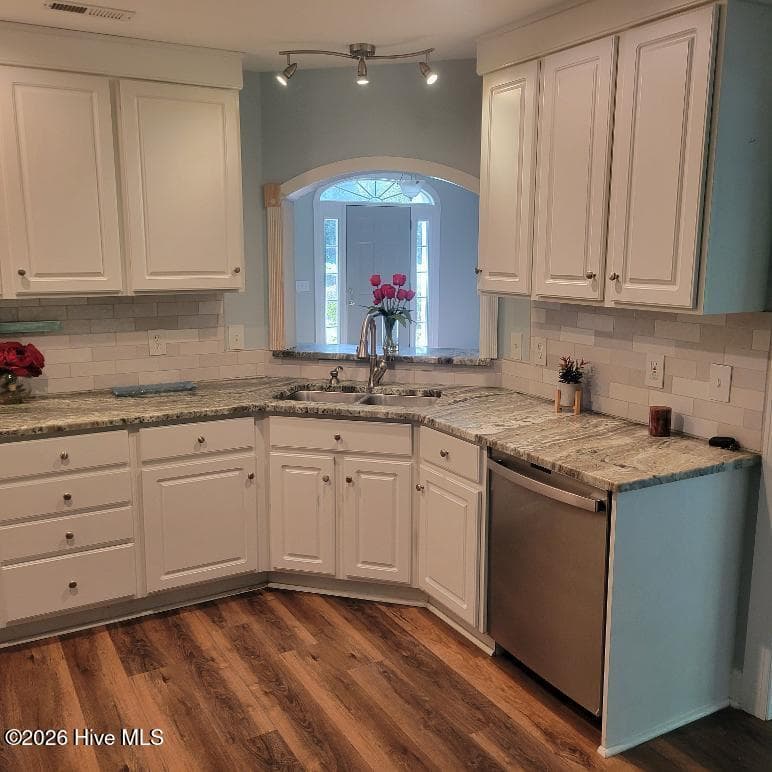 Single Family Residence at 3131 Cleere Court, Greenville, NC 27858, photo 13 of 42