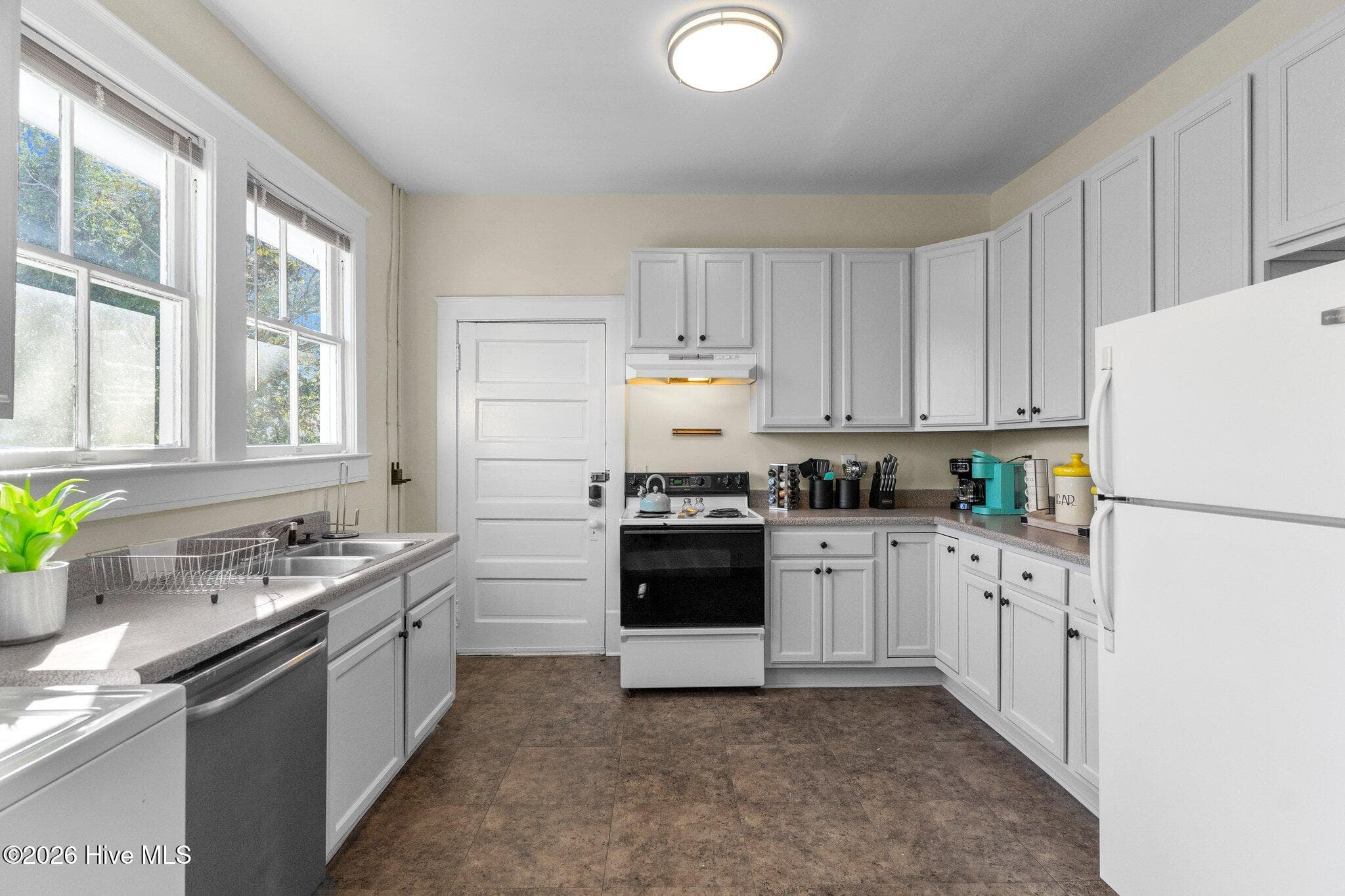 2nd Floor Unit - Kitchen - 312 Church Street, Wilmington, NC 28401