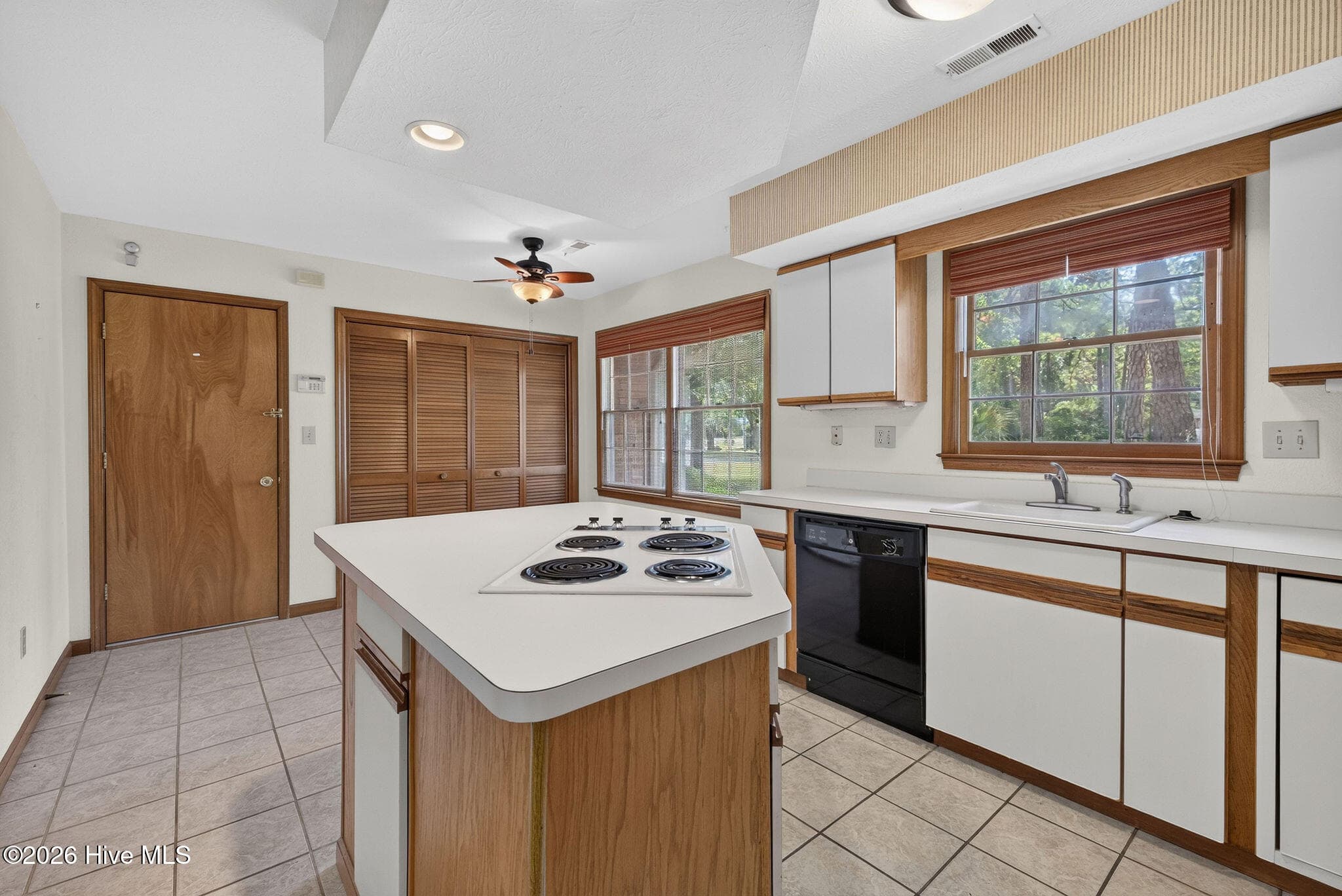 Single Family Residence at 21 Carolina Shores Drive, Carolina Shores, NC 28467, photo 16 of 45