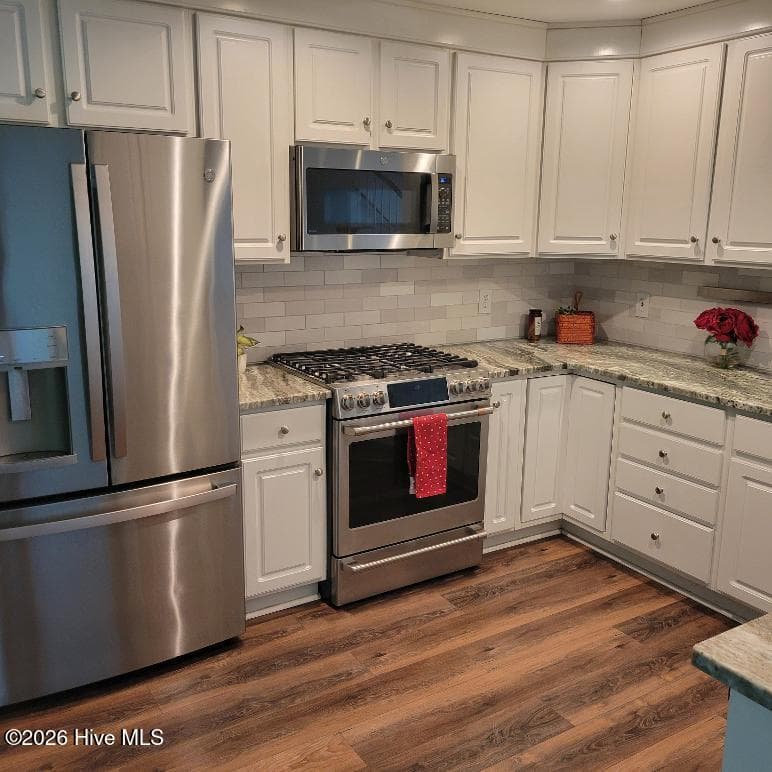 Single Family Residence at 3131 Cleere Court, Greenville, NC 27858, photo 11 of 42