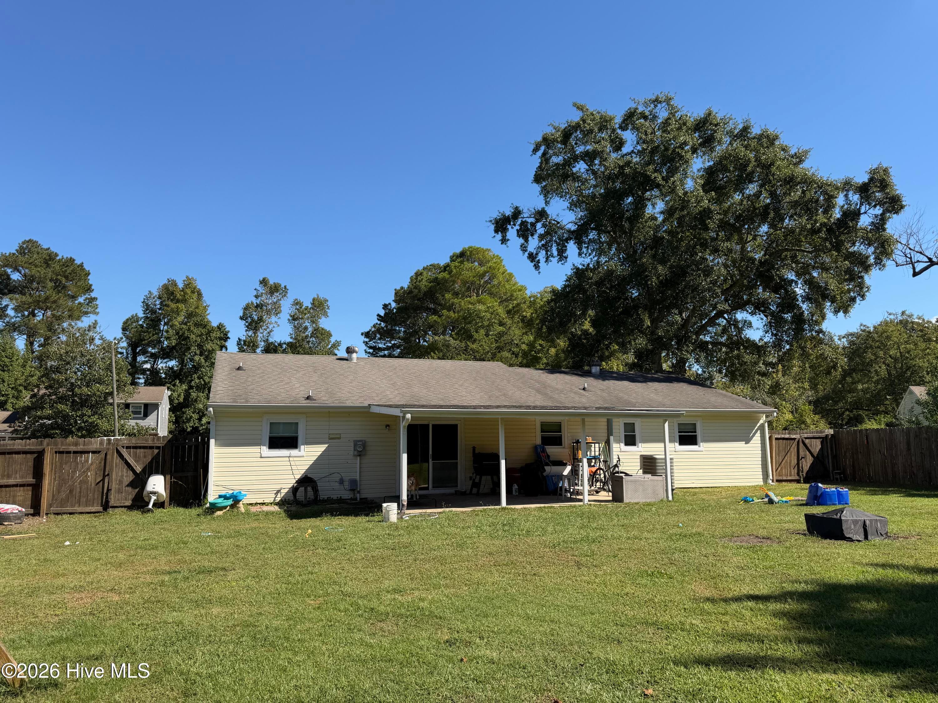 Single Family Residence at 18 Walnut Drive, Jacksonville, NC 28546, photo 14 of 62