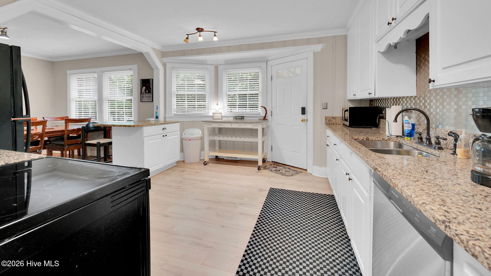 kitchen - 1902 Sherwood Drive, Greenville, NC 27858
