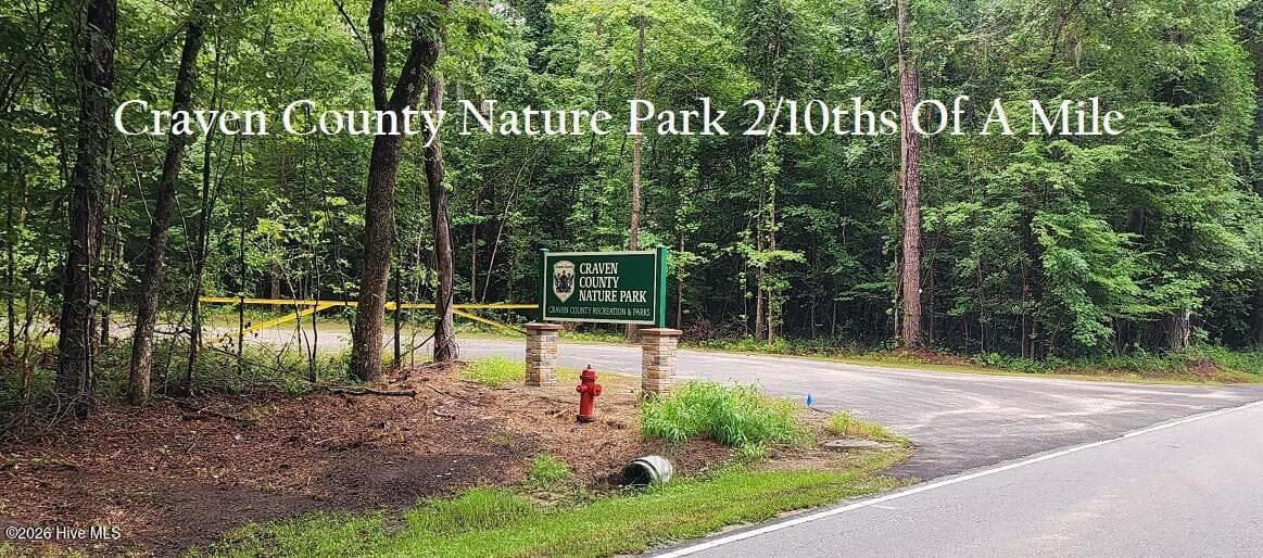 Single Family Residence at 3003 Bluewater Boulevard, New Bern, NC 28562, photo 13 of 15