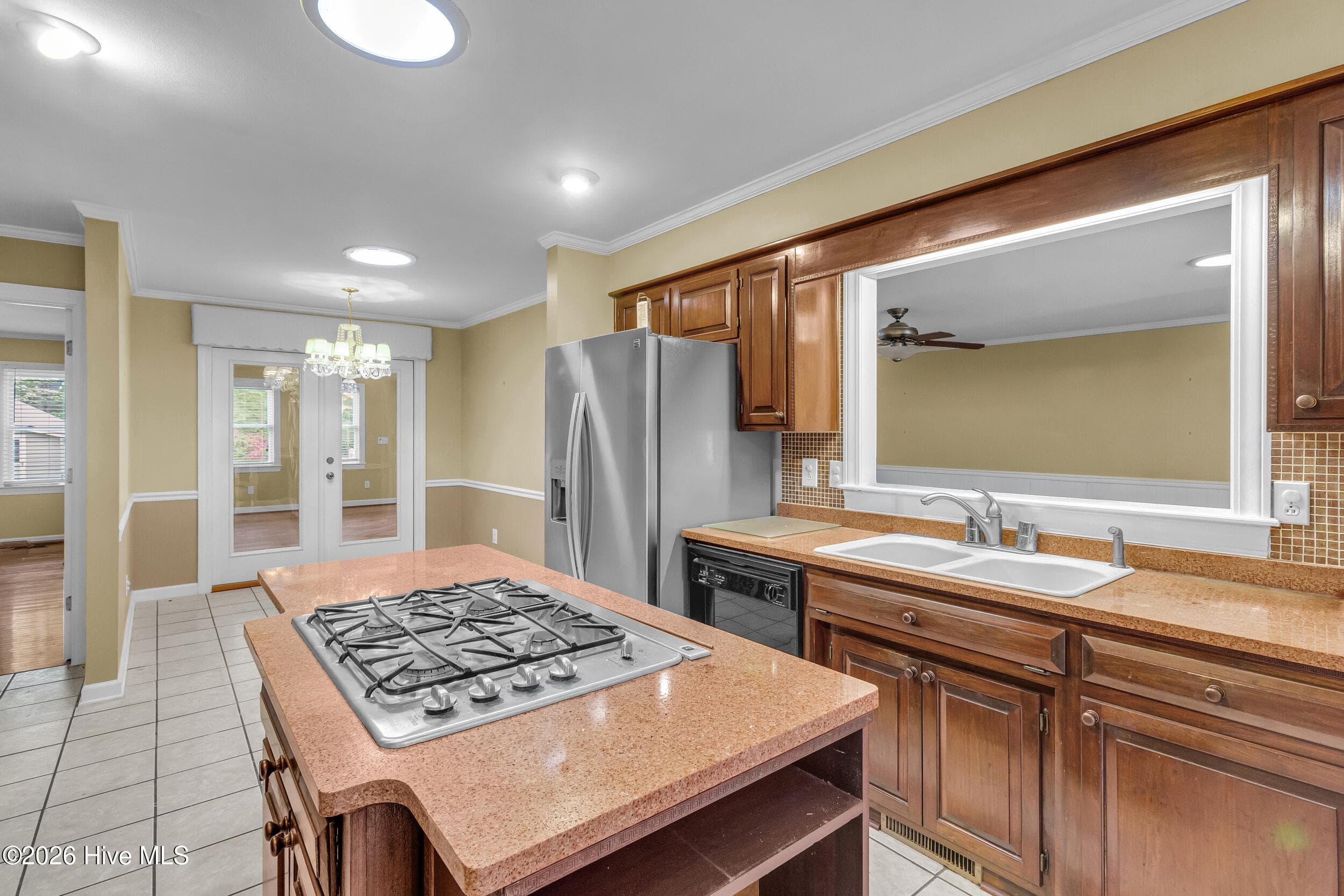 Single Family Residence at 2514 Hickory Street, New Bern, NC 28562, photo 11 of 33