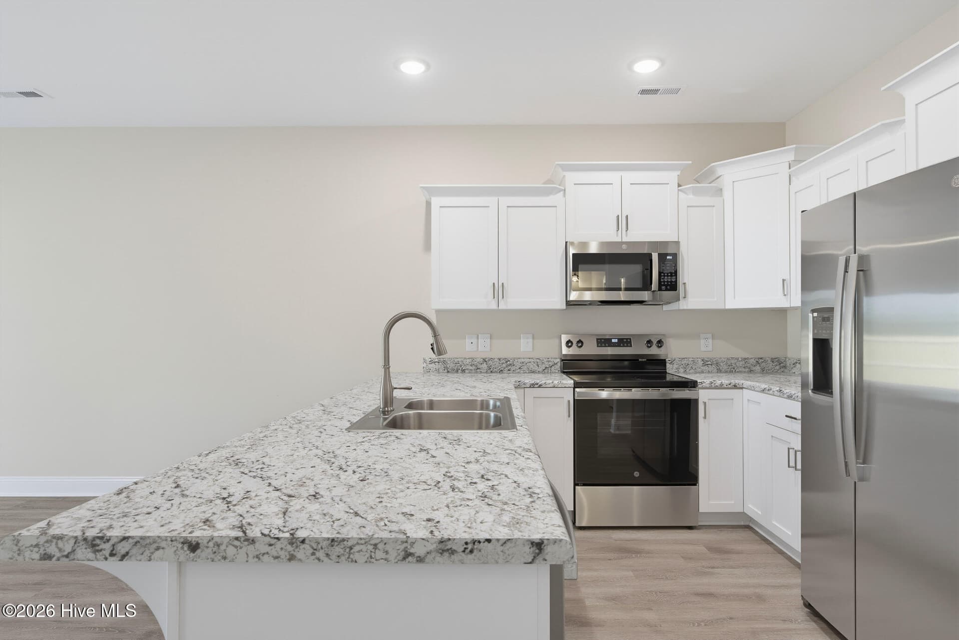 Townhouse at 303 Coastal Reef Court, Holly Ridge, NC 28445, photo 6 of 25