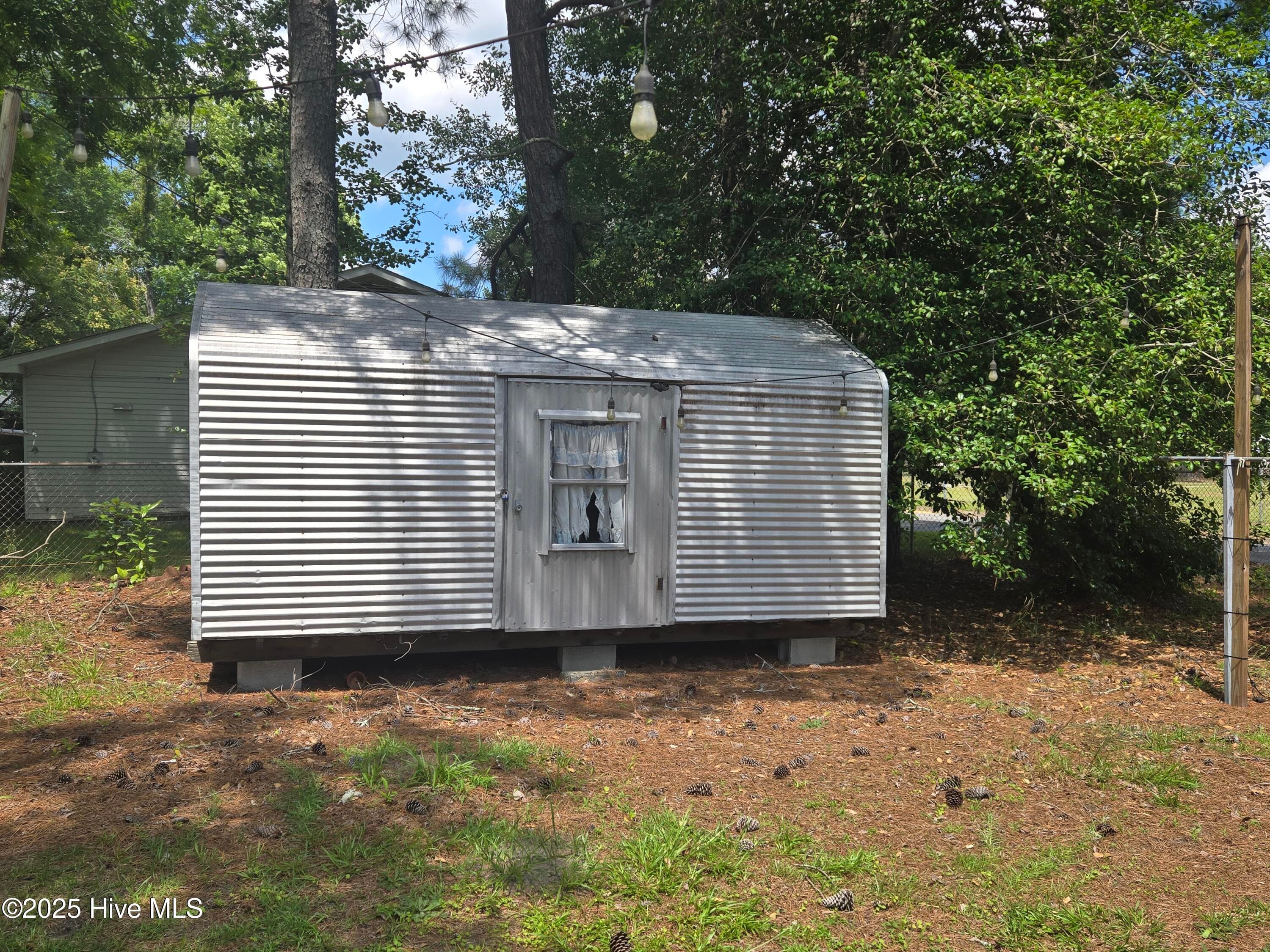 Single Family Residence at 200 Martin Street, Williamston, NC 27892, photo 6 of 7