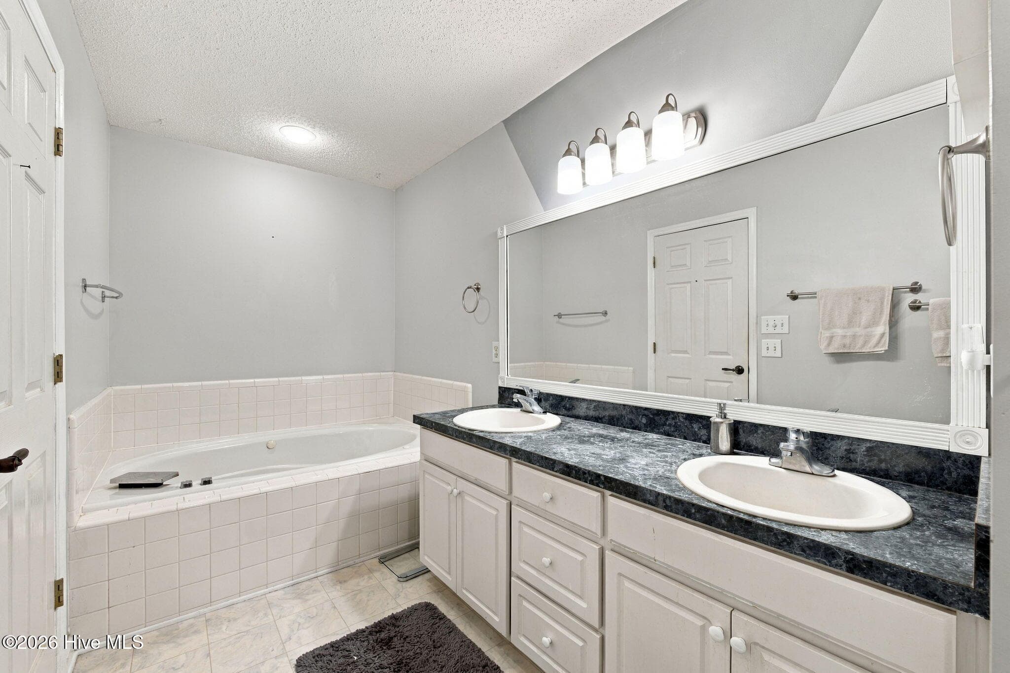 Single Family Residence at 3910 Yarmouth Road, New Bern, NC 28562, photo 25 of 40