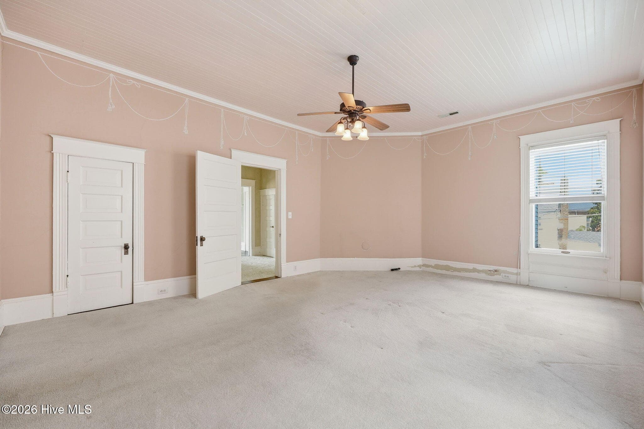 Commercial Sale at 401 N Market Street, Washington, NC 27889, photo 4 of 4