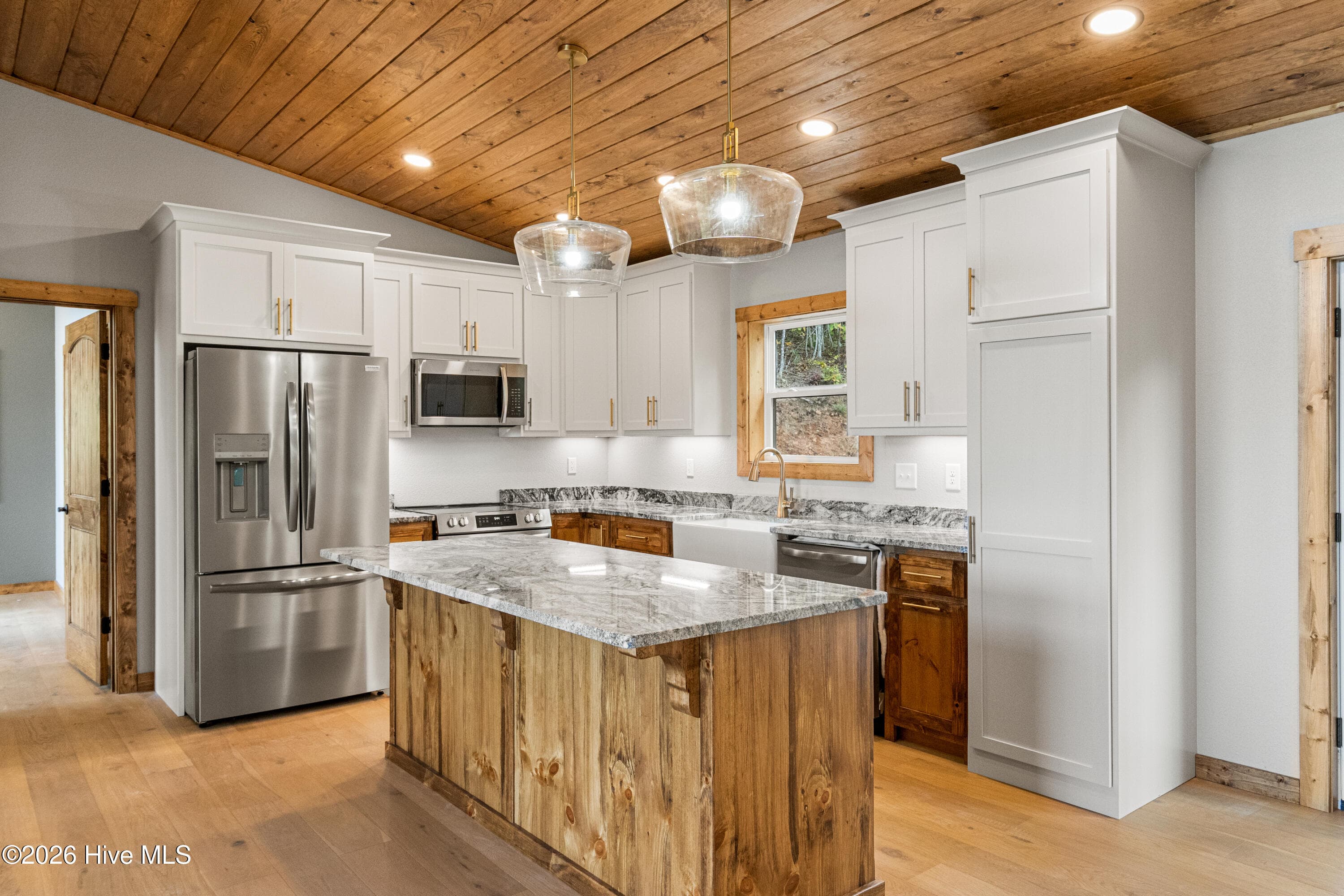 Single Family Residence at 447 Big Sky Drive, Murphy, NC 28906, photo 9 of 39