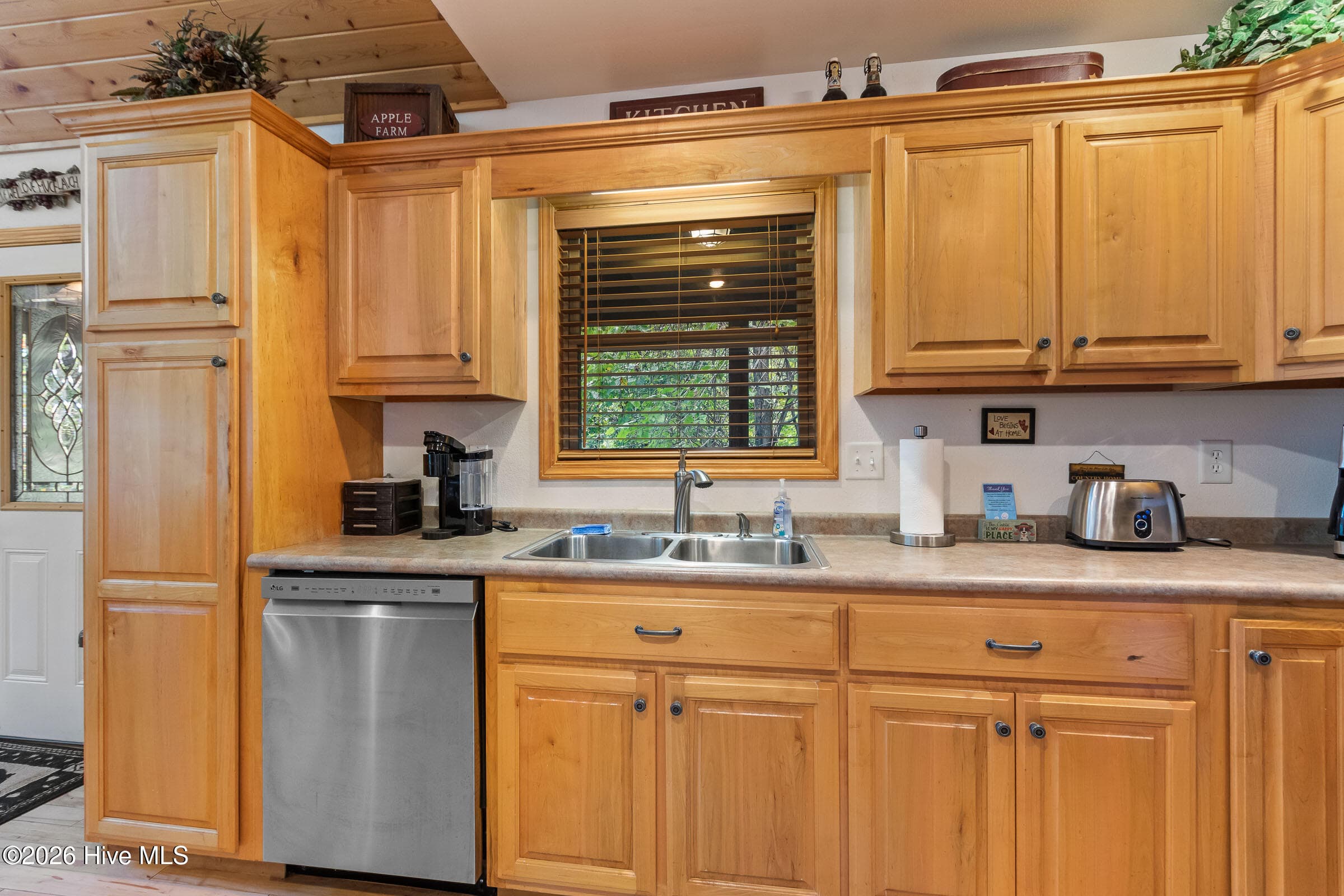 Single Family Residence at 660 Buck Ridge Drive, Murphy, NC 28906, photo 37 of 77