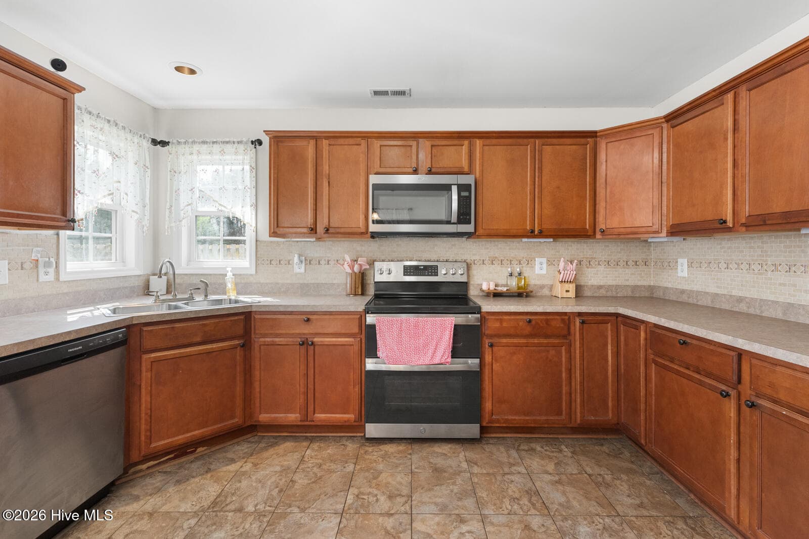 Townhouse at 244 Smallwood Road, Hubert, NC 28539, photo 11 of 32