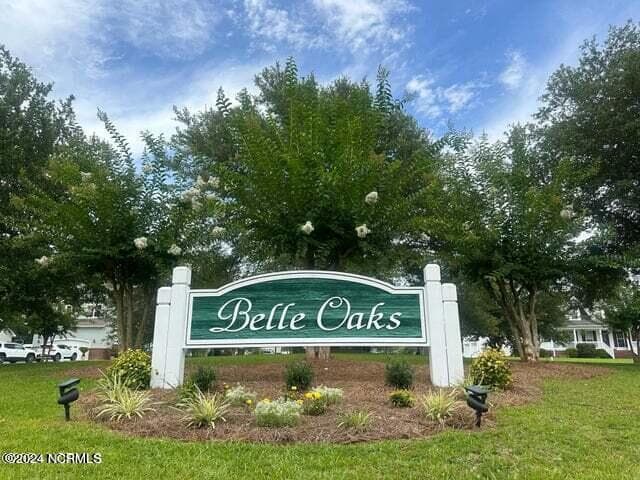 Single Family Residence at 100 Shoal Lane, New Bern, NC 28562, photo 4 of 24