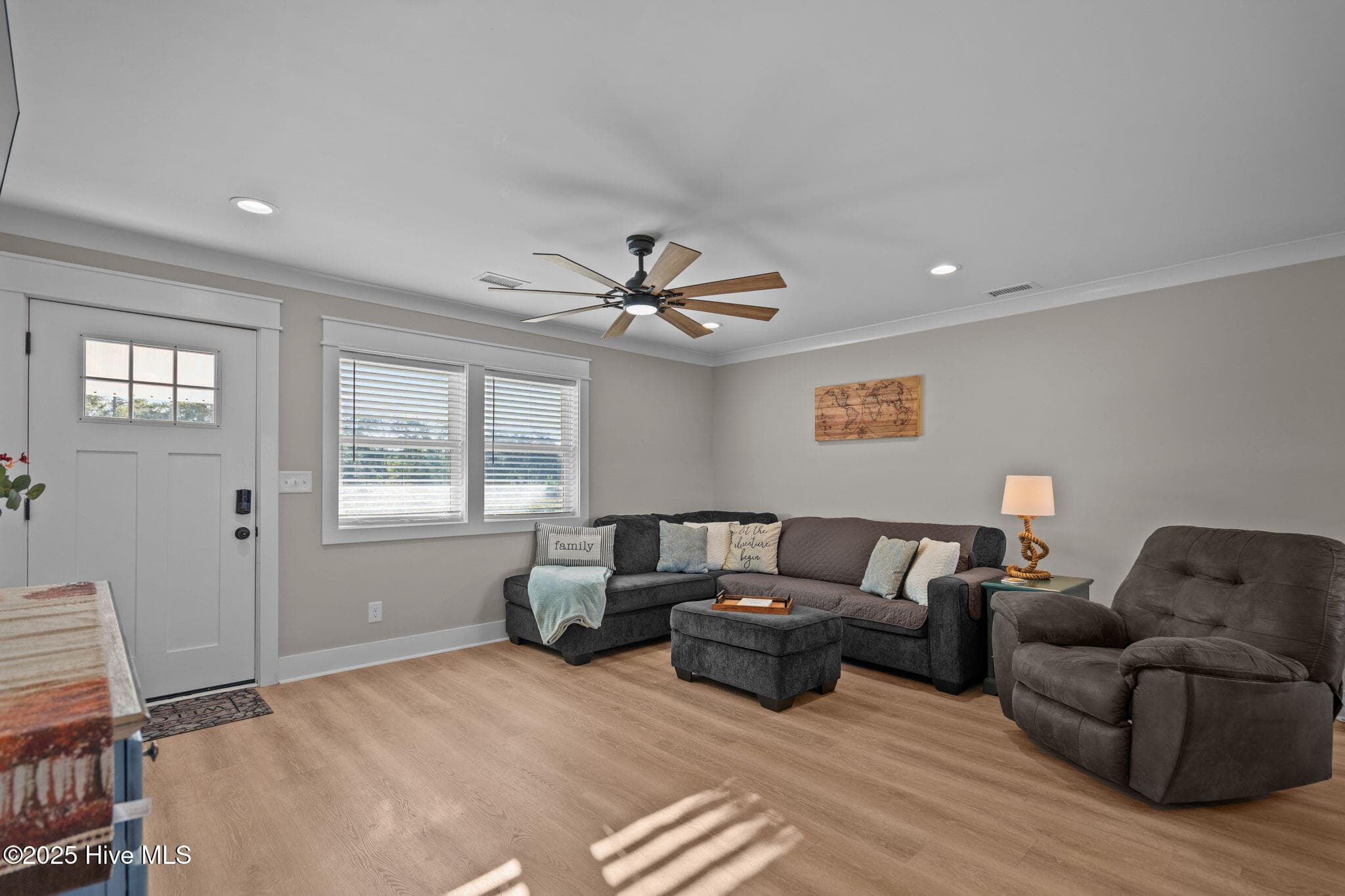 LIVING ROOM - NATURAL LIGHT - 2037 Oxpen Road SW, Supply, NC 28462