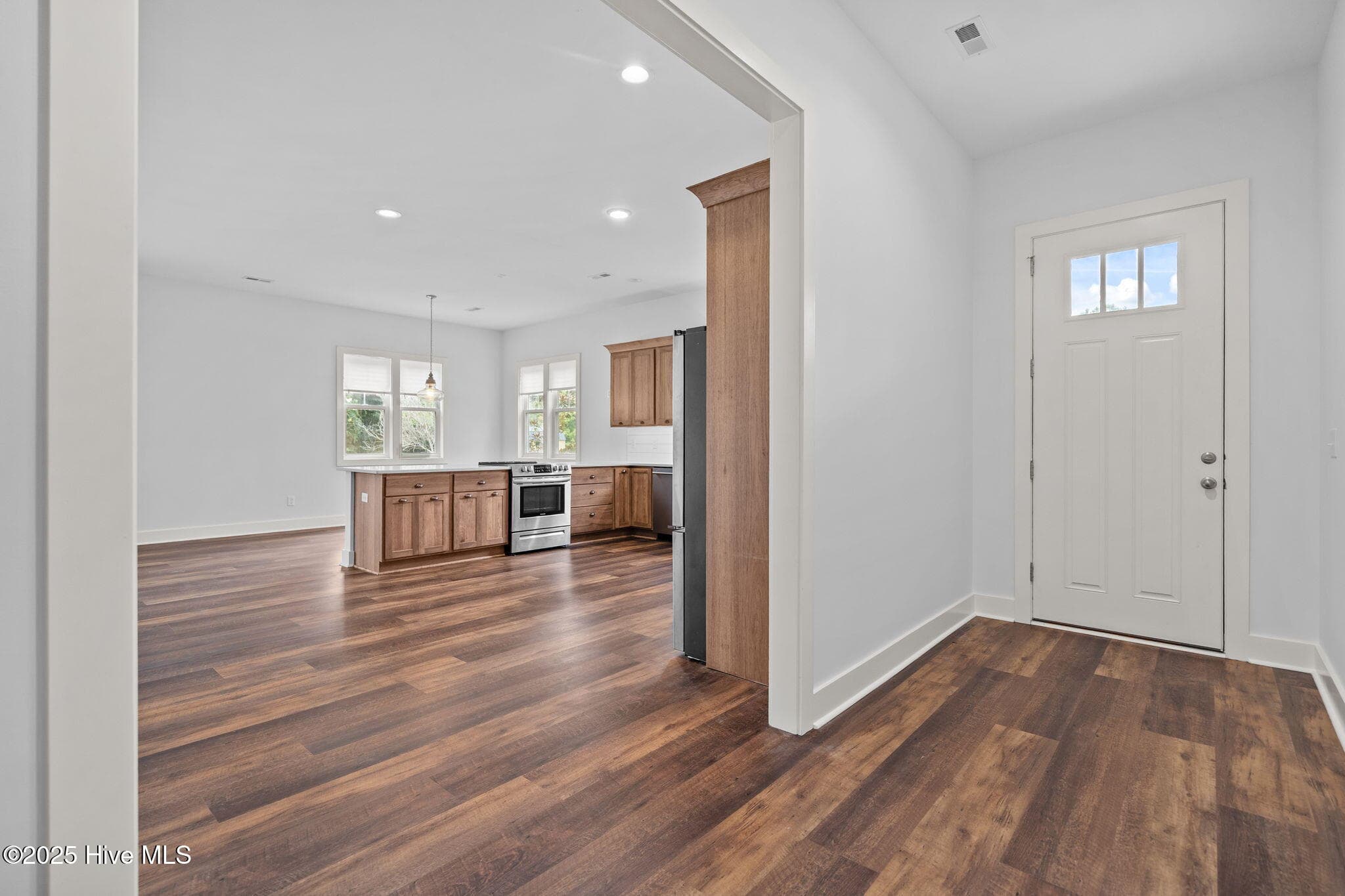 Single Family Residence at 314 E Rolling Meadows Road, Hampstead, NC 28443, photo 8 of 11