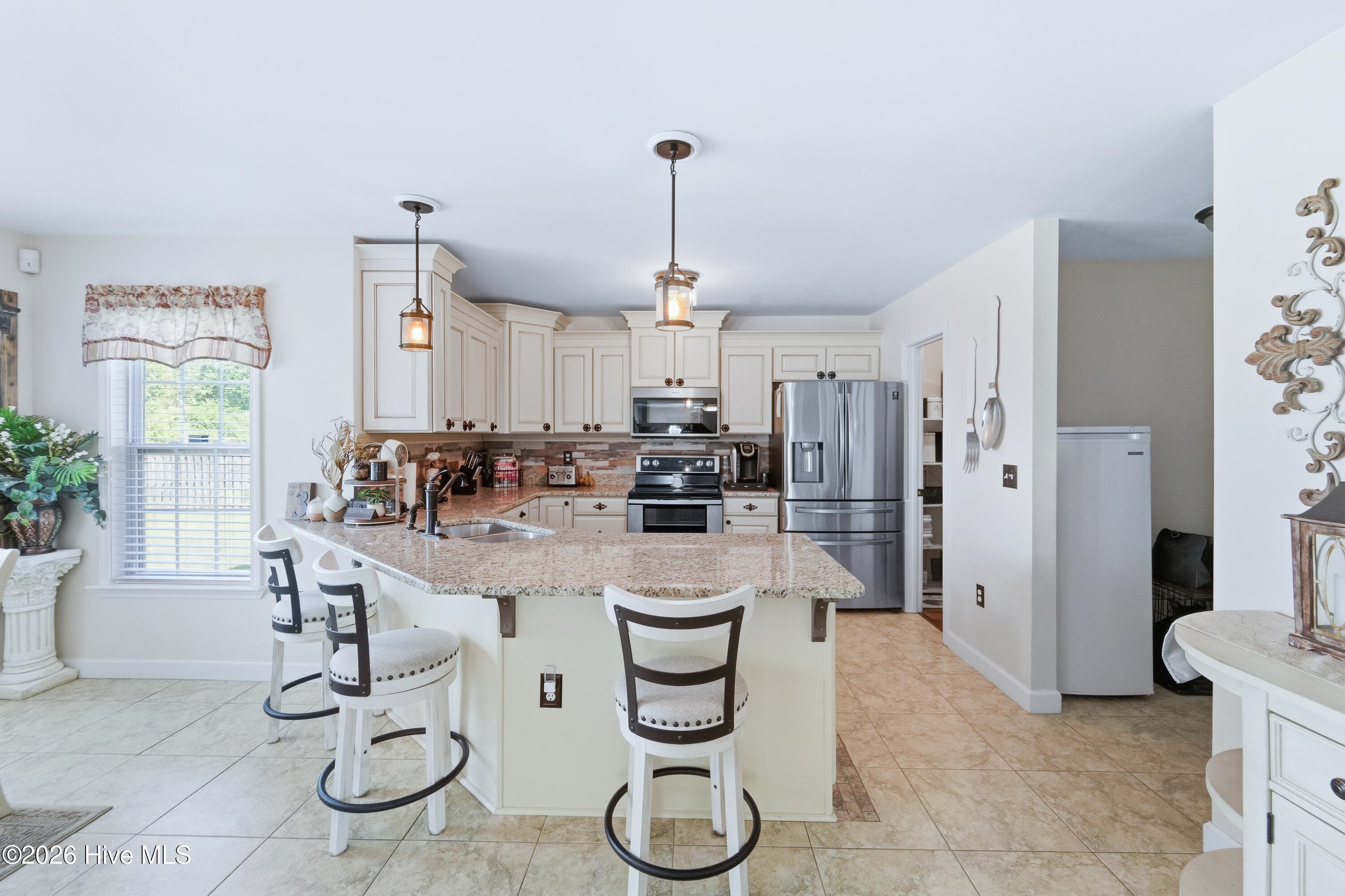 Single Family Residence at 109 Spring Leaf Lane, Jacksonville, NC 28540, photo 18 of 78