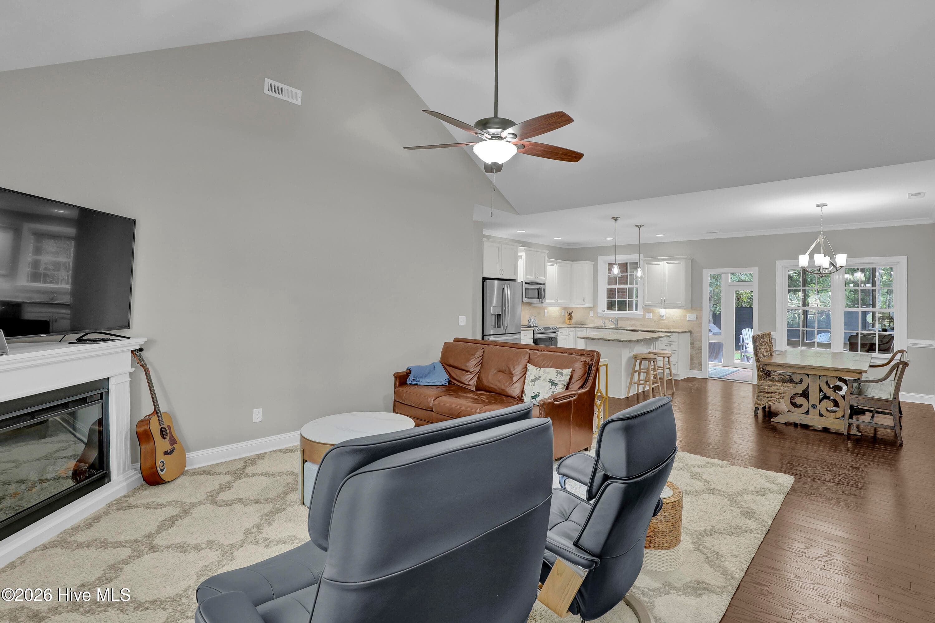 Single Family Residence at 36 Beaumont Circle, Hampstead, NC 28443, photo 7 of 61