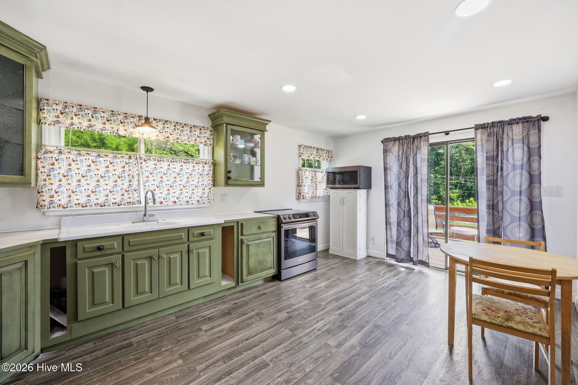 Single Family Residence at 4228 Vass Carthage Road, Carthage, NC 28327, photo 14 of 41