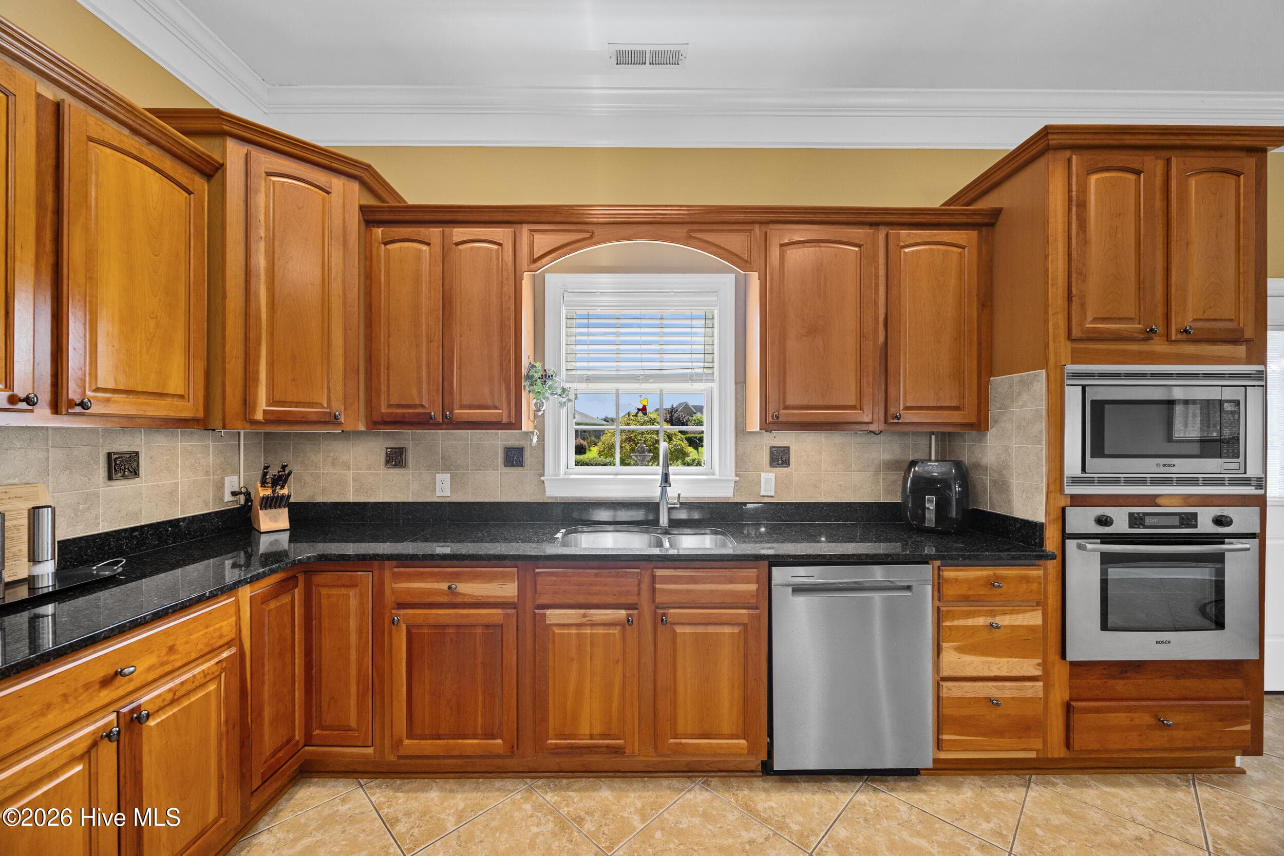 Single Family Residence at 1001 Lismore Way, Leland, NC 28451, photo 17 of 83