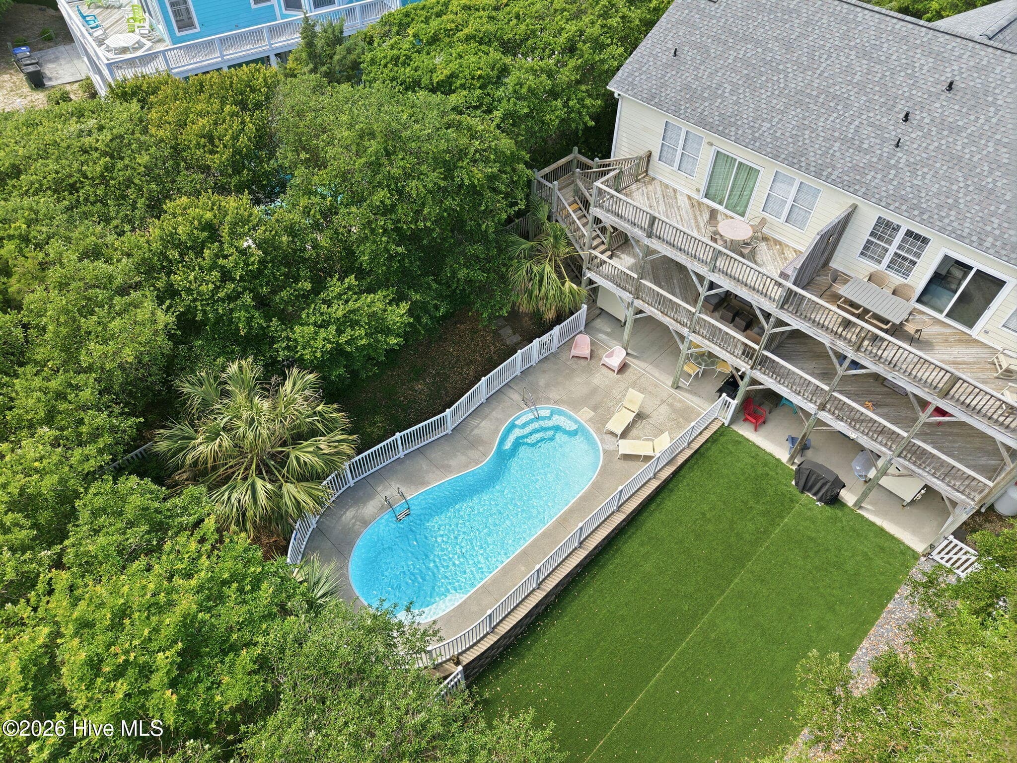 Townhouse at 9911 Chrissie Wright Court West, Emerald Isle, NC 28594, photo 8 of 38