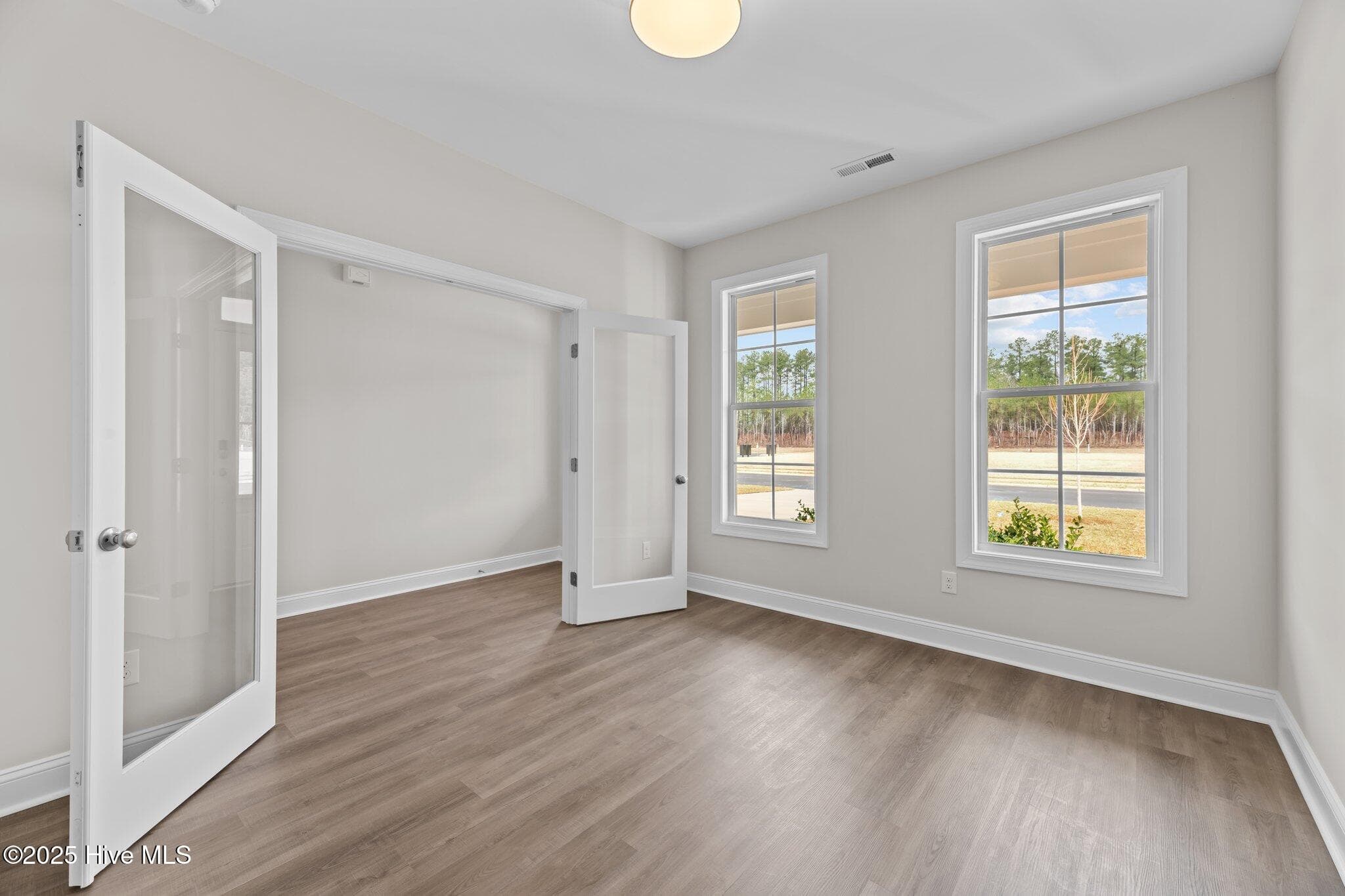 Single Family Residence at 1015 Brighton Drive, New Bern, NC 28562, photo 16 of 47