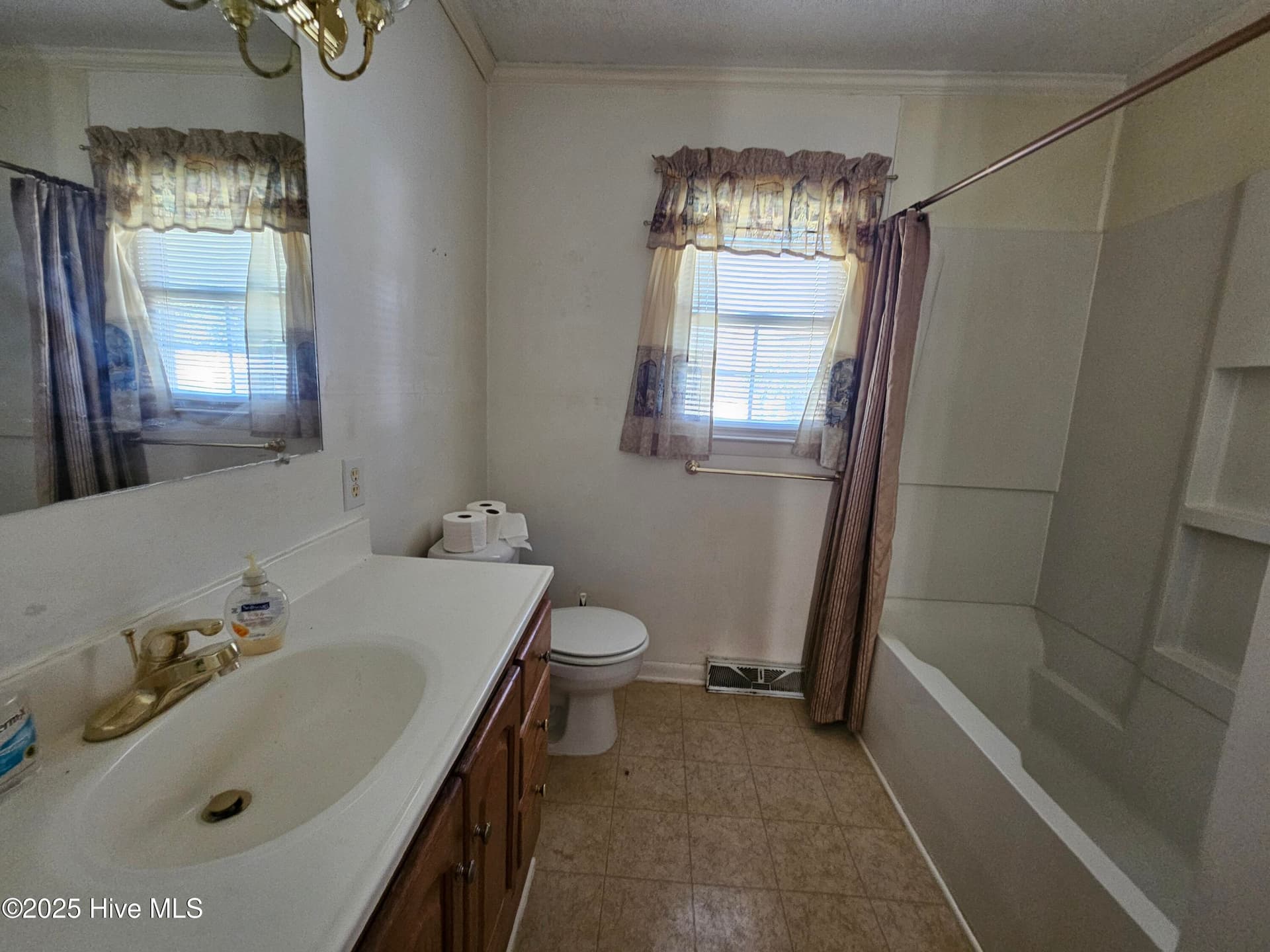 Single Family Residence at 124 Kimberly Drive, Clinton, NC 28328, photo 11 of 16