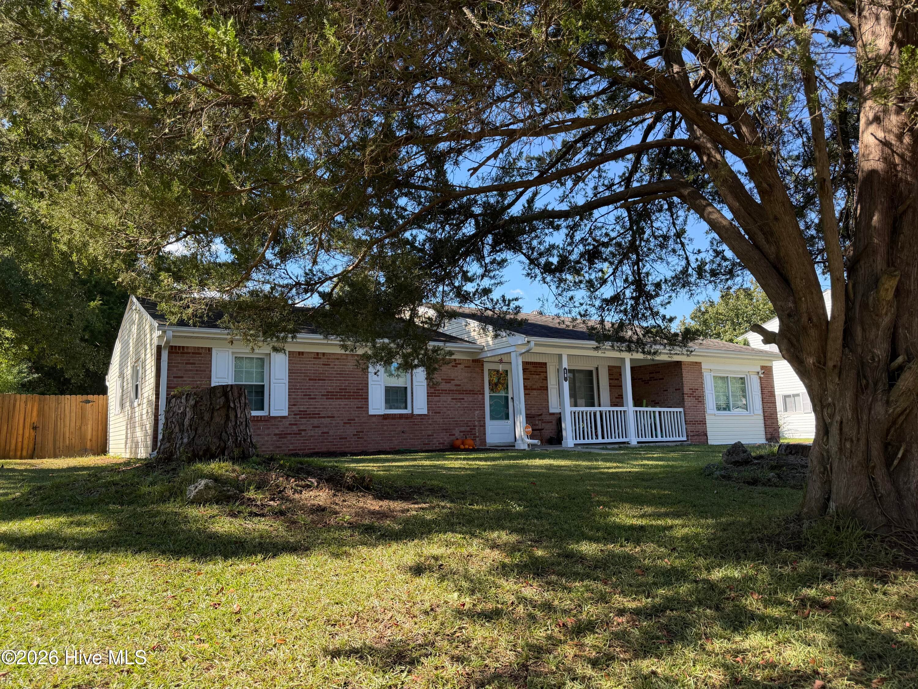 Single Family Residence at 18 Walnut Drive, Jacksonville, NC 28546, photo 8 of 62