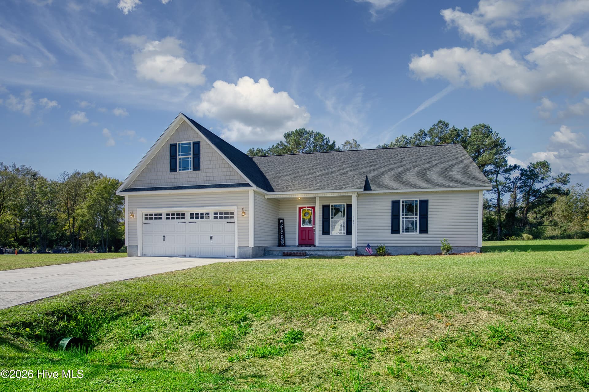 Single Family Residence at 316 Starky Drive, Richlands, NC 28574, photo 3 of 53