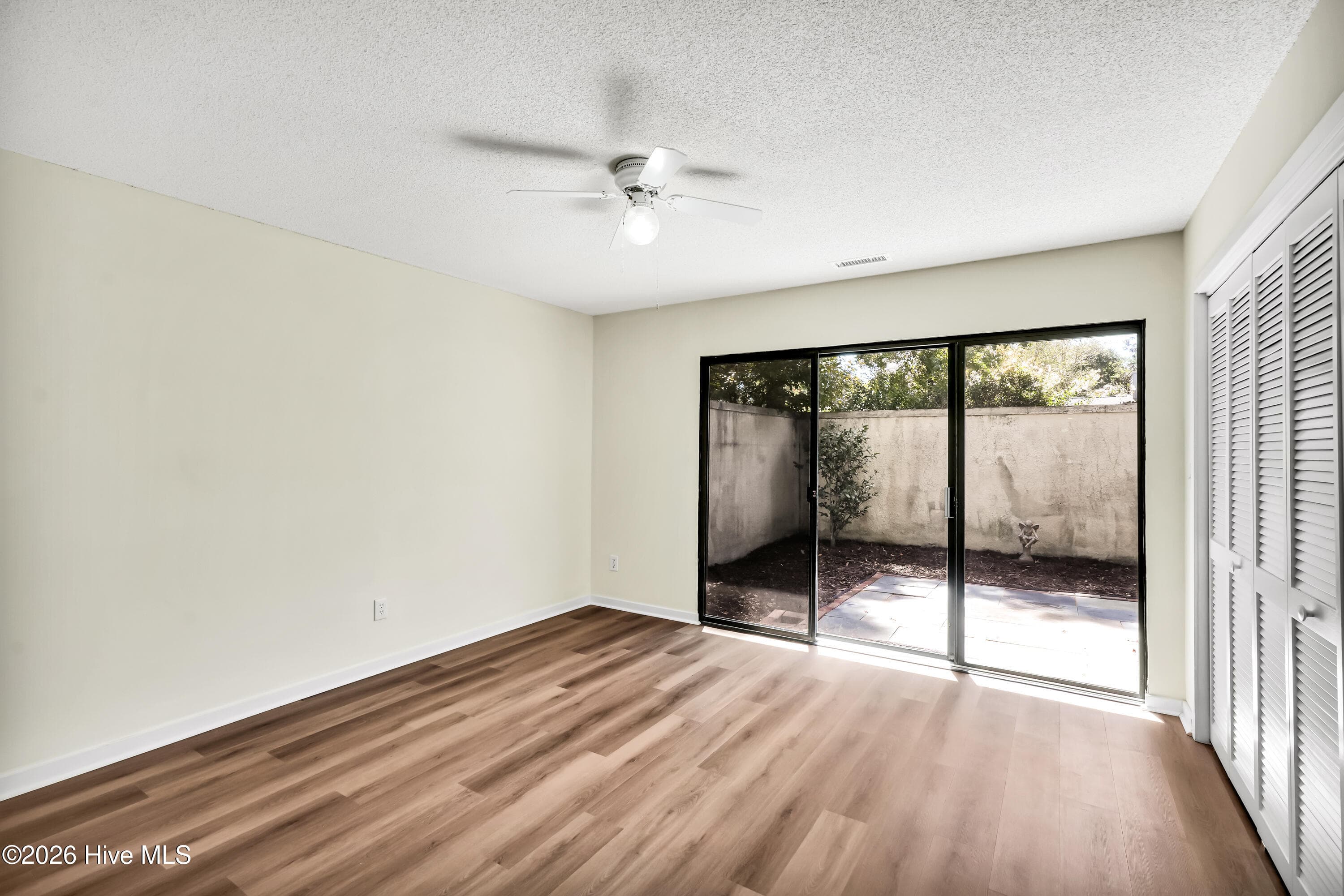 Townhouse at 1433 Villa Place E, Wilmington, NC 28409, photo 21 of 53