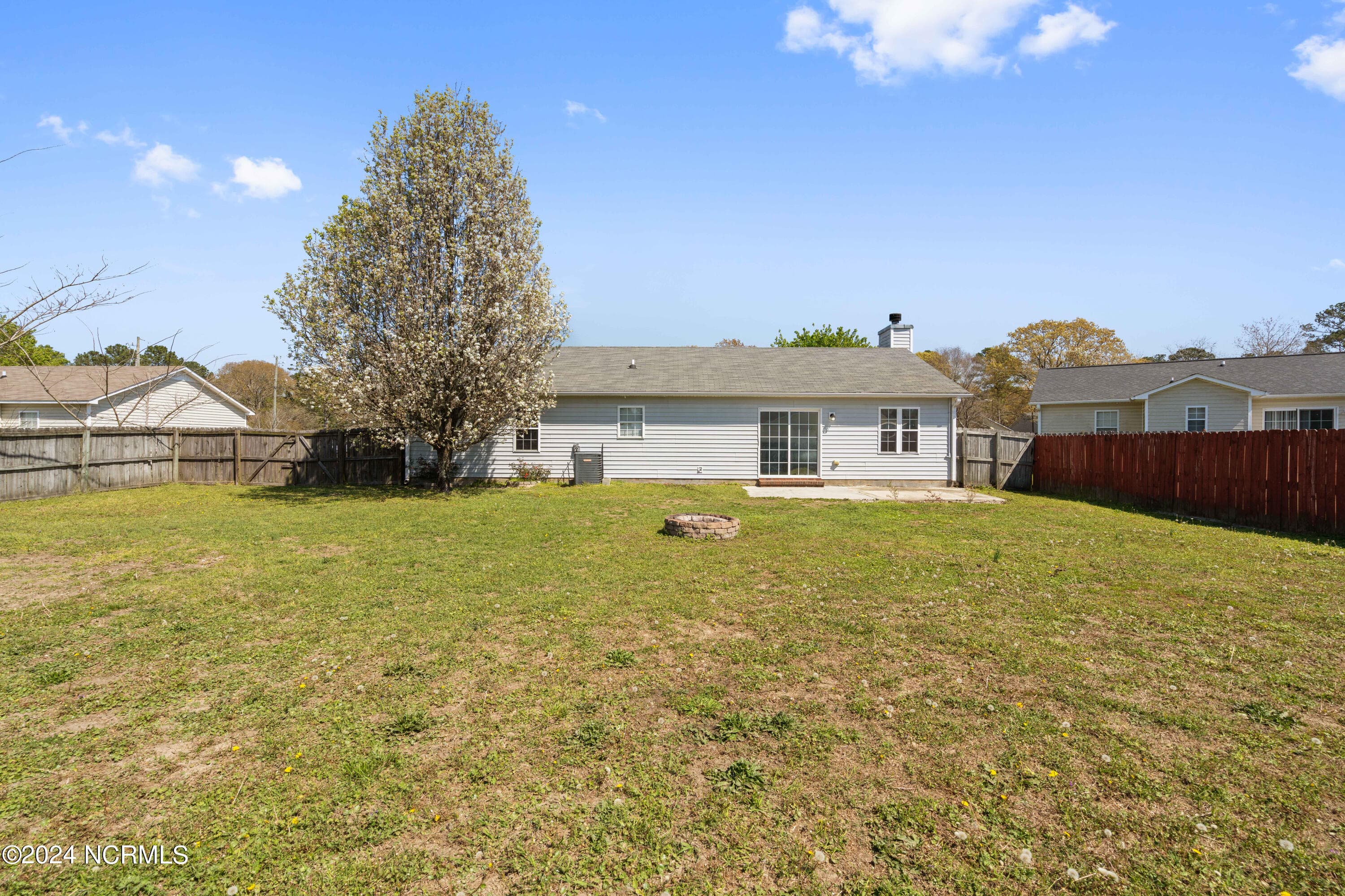 Single Family Residence at 251 Bannermans Mill Road, Richlands, NC 28574, photo 16 of 19