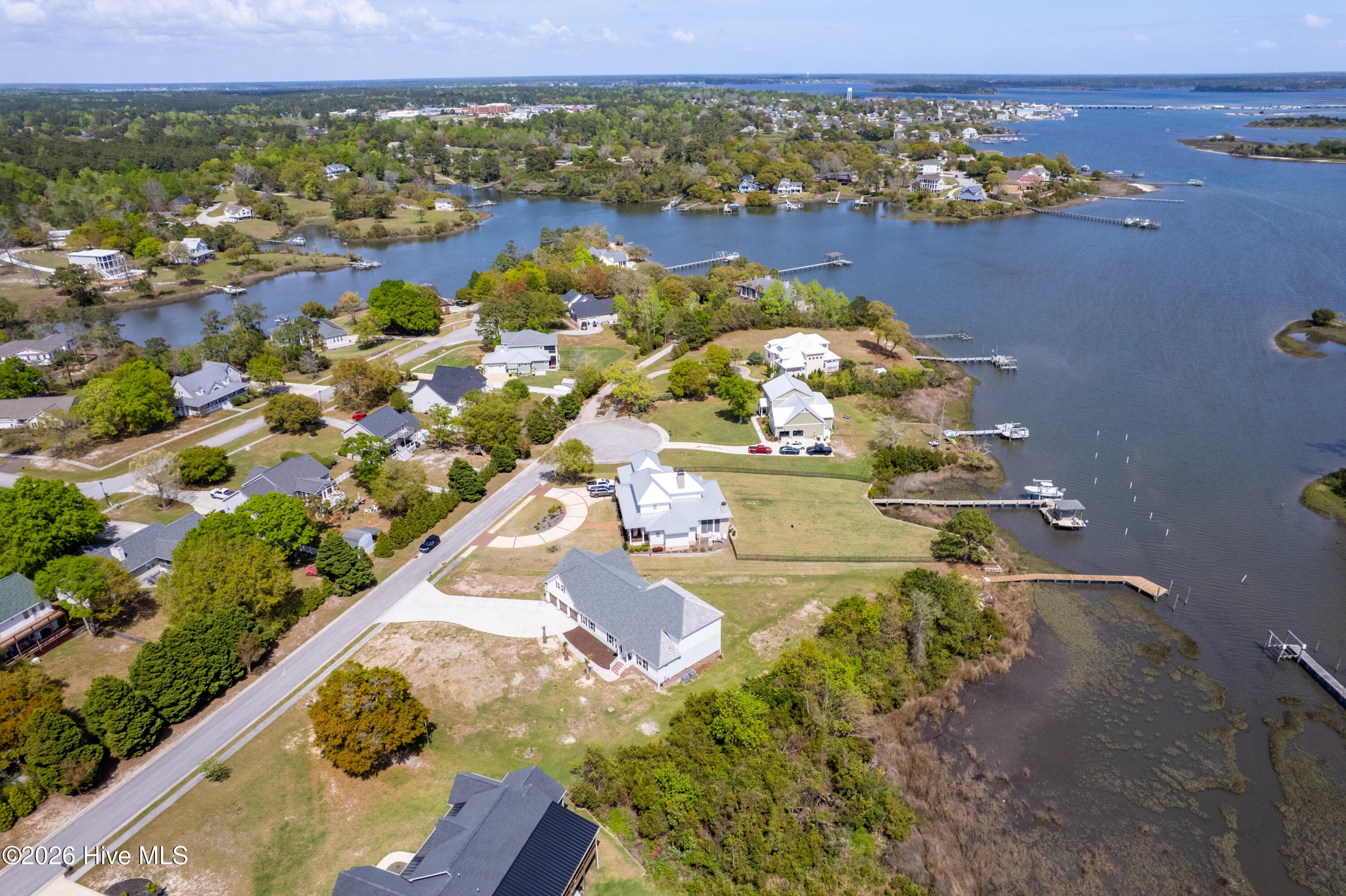 Single Family Residence at 106 Elizabeth Way Court, Swansboro, NC 28584, photo 5 of 63