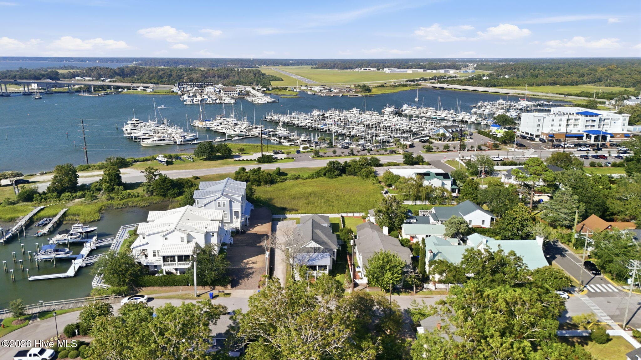 Single Family Residence at 109 Broad Street, Beaufort, NC 28516, photo 38 of 41