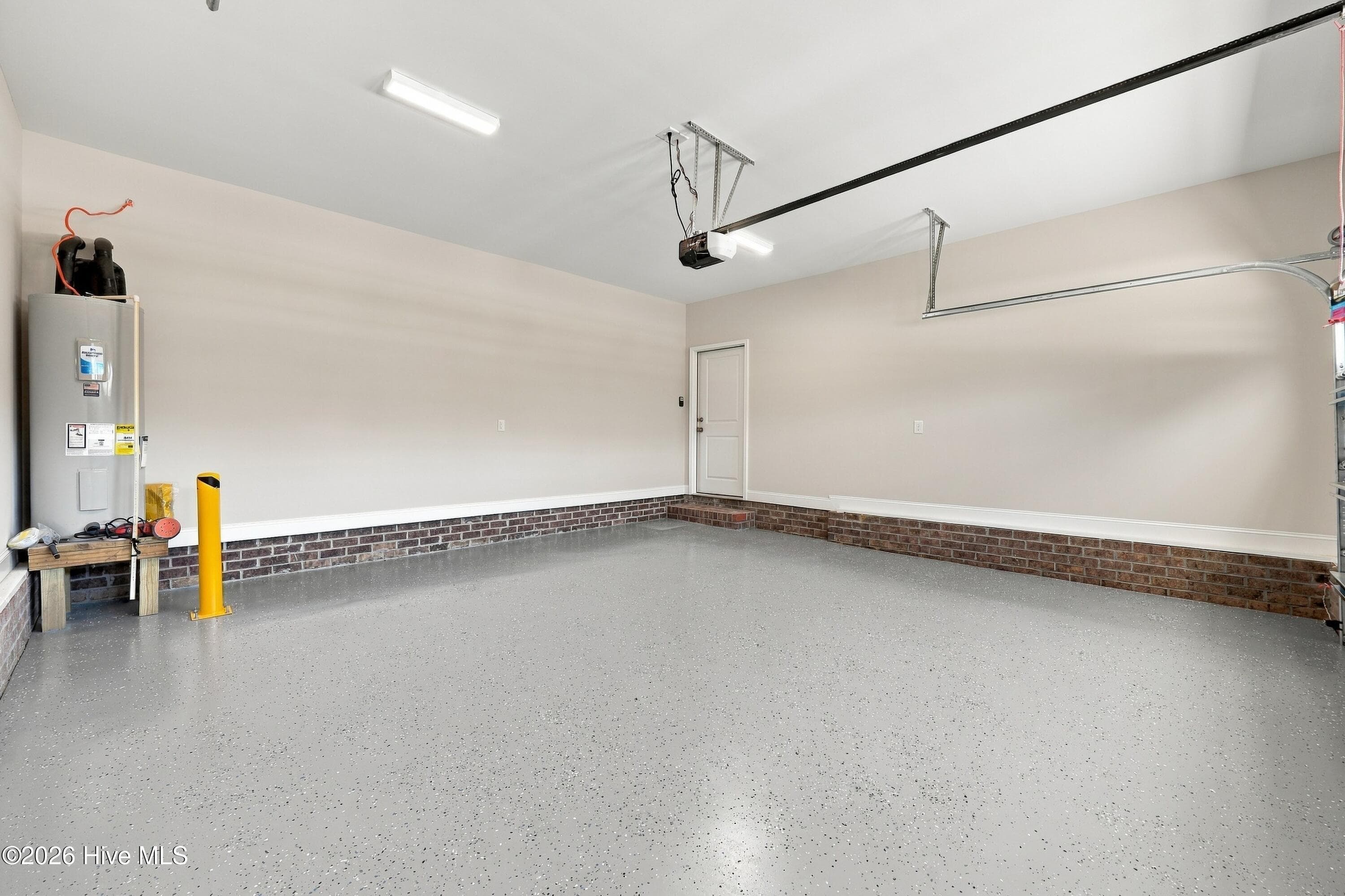 floor has been expoxy coated - 3229 Meadow Drive, Farmville, NC 27828
