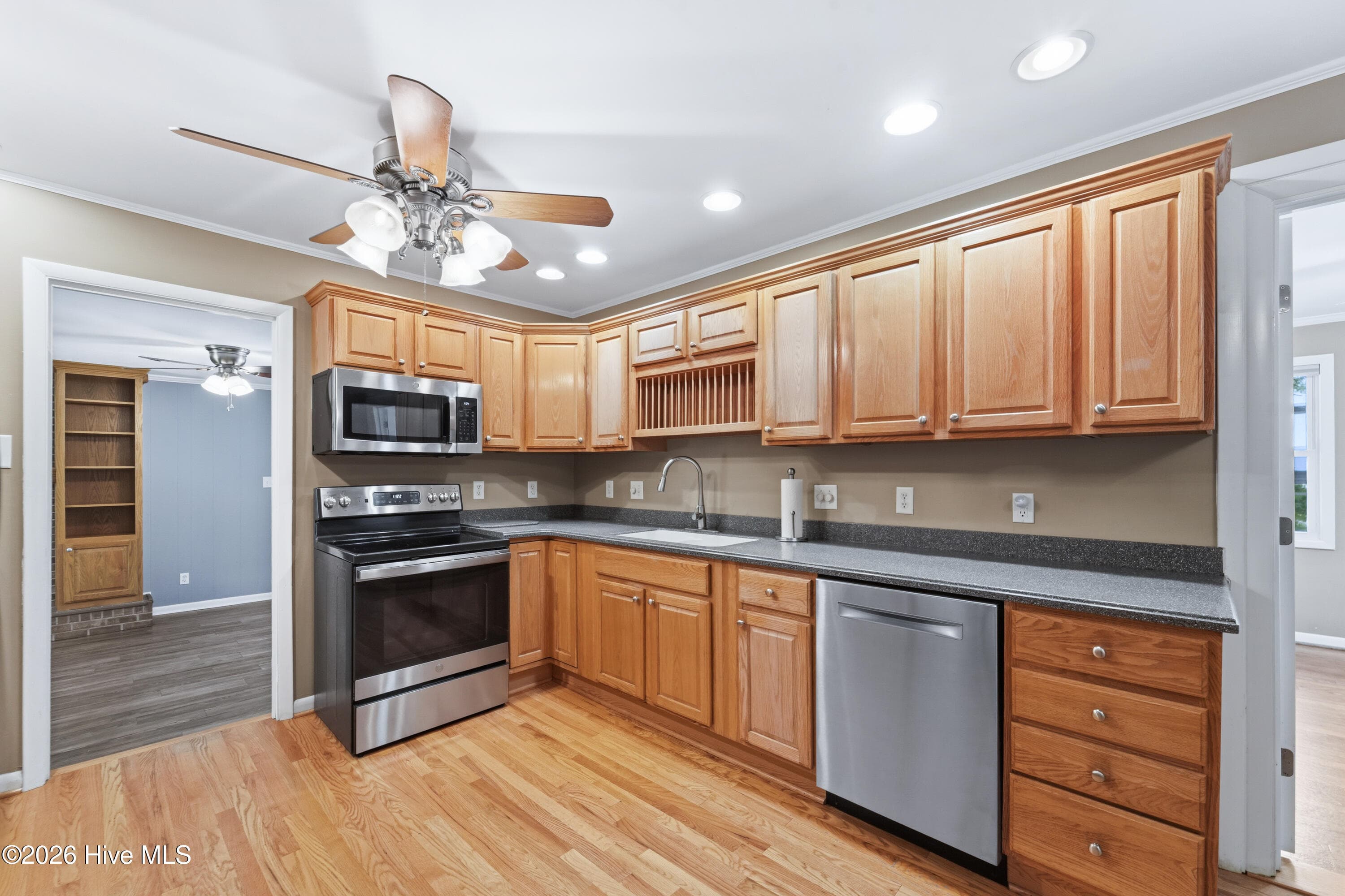 203 Brookview Drive, Jacksonville, NC 28540